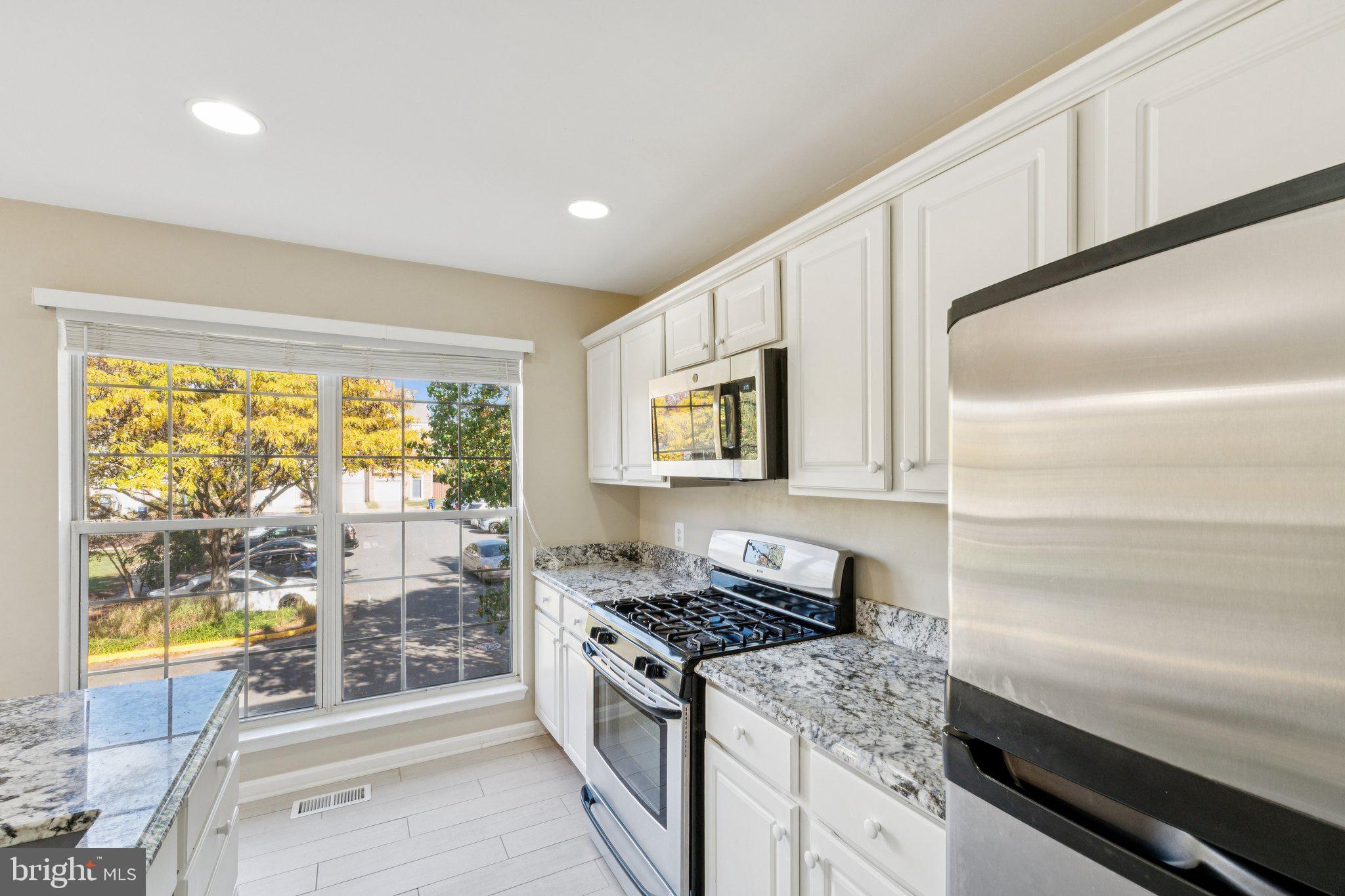 PARKWAY PLAZA - Residential Lease