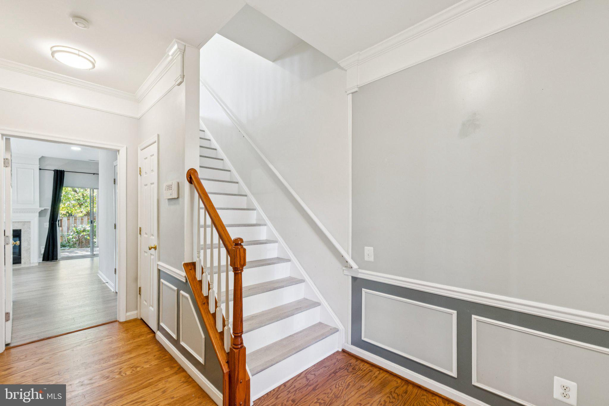 PARKWAY PLAZA - Residential Lease