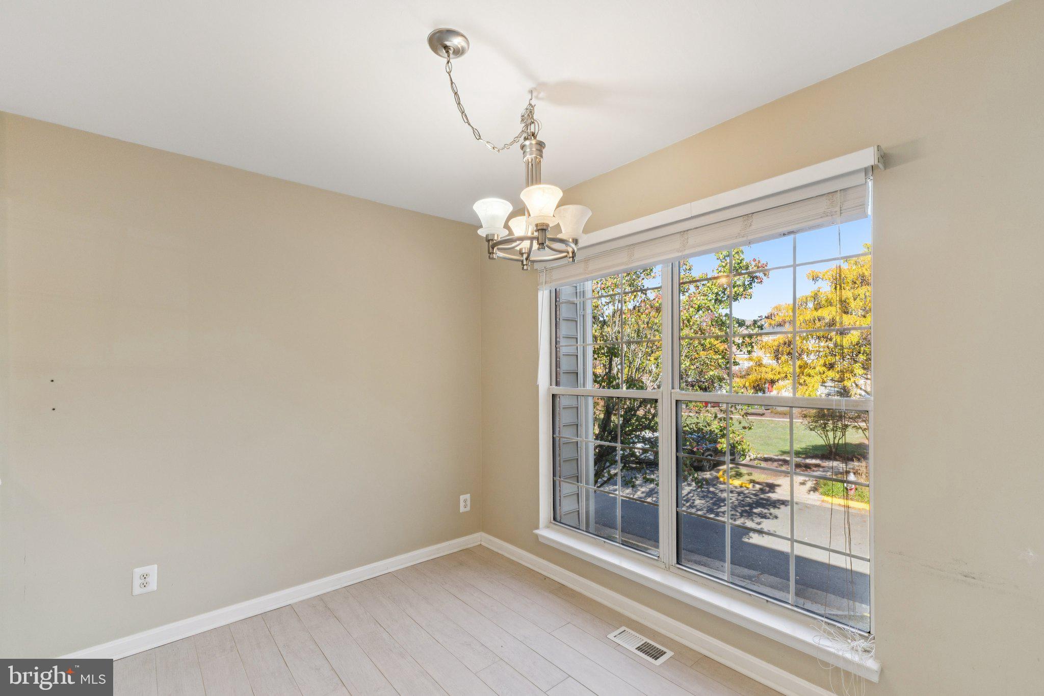 PARKWAY PLAZA - Residential Lease