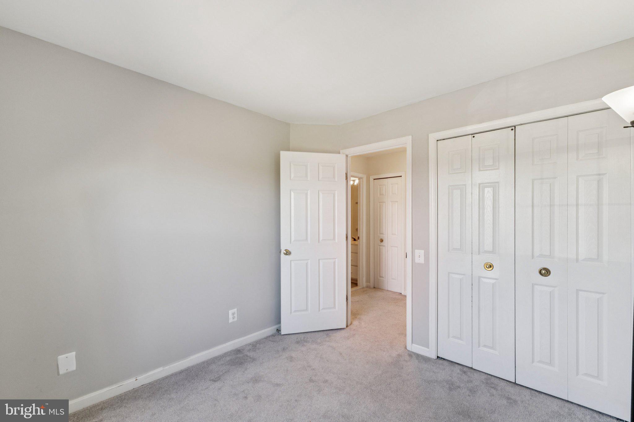 PARKWAY PLAZA - Residential Lease