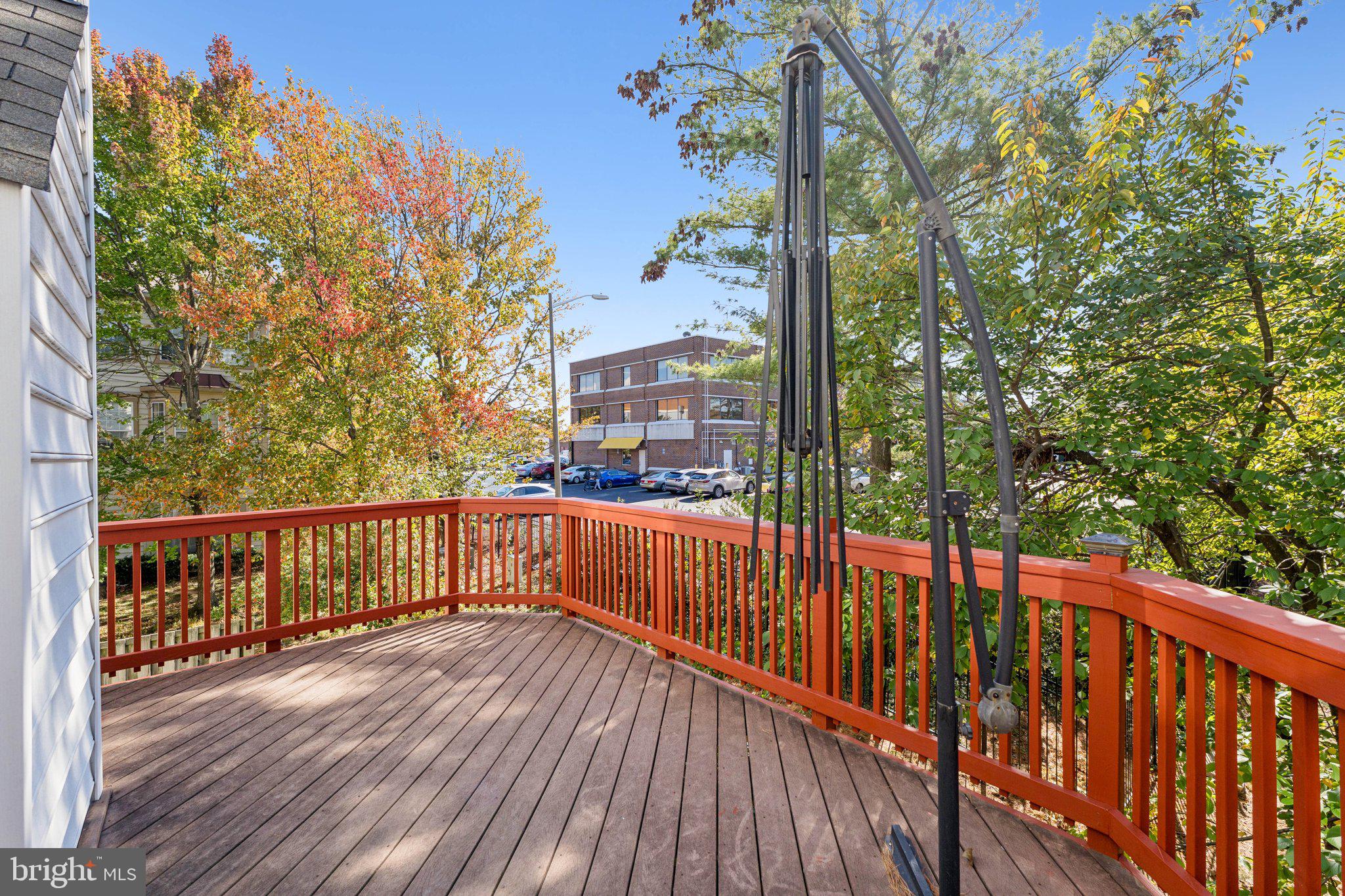 PARKWAY PLAZA - Residential Lease