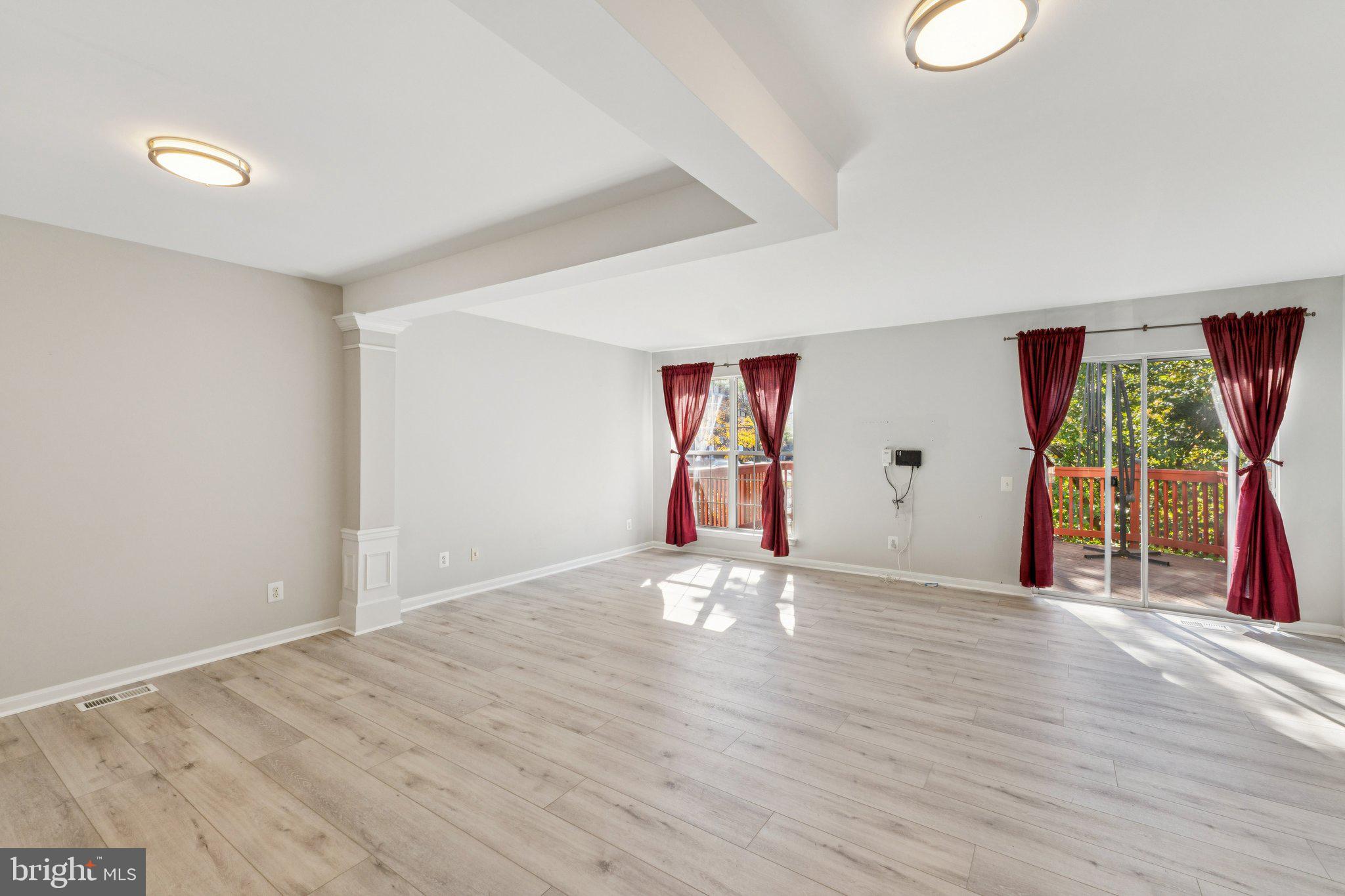 PARKWAY PLAZA - Residential Lease