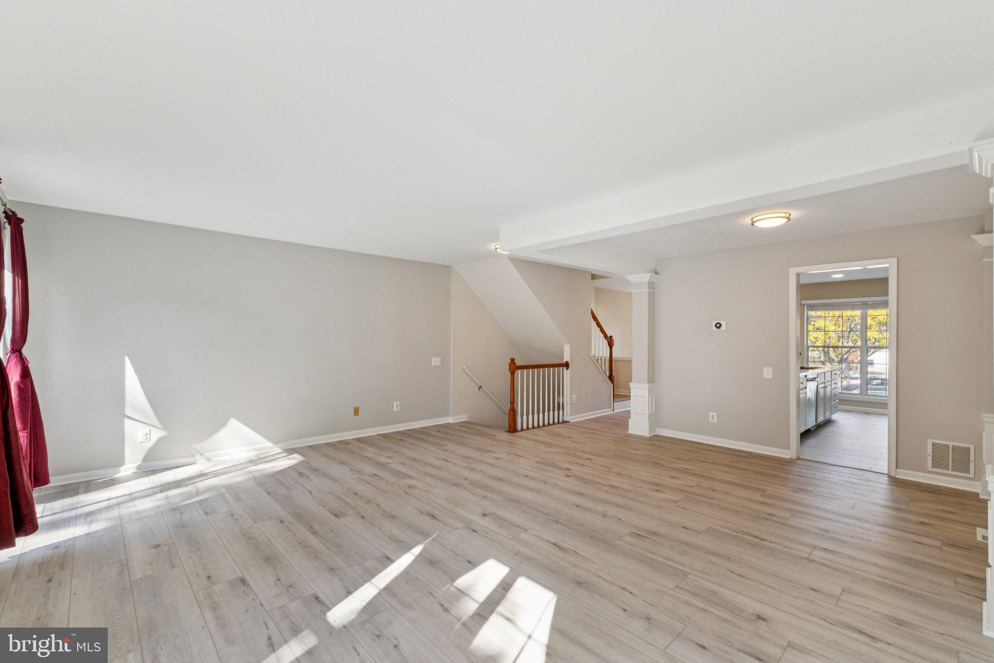 PARKWAY PLAZA - Residential Lease