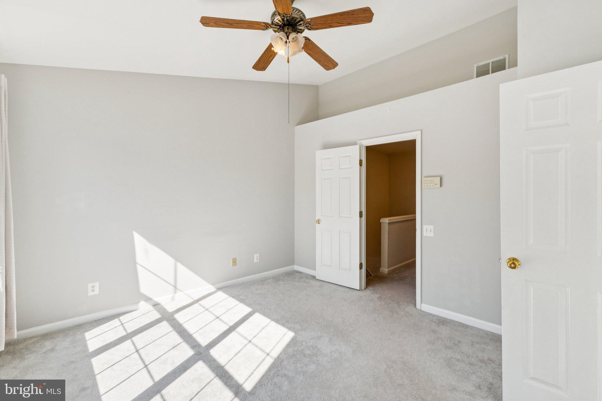 PARKWAY PLAZA - Residential Lease