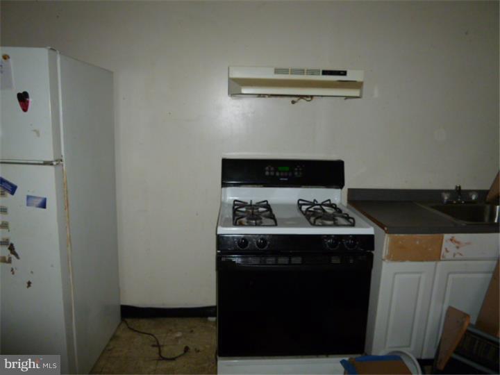 PHILADELPHIA (SOUTHWEST) - Residential