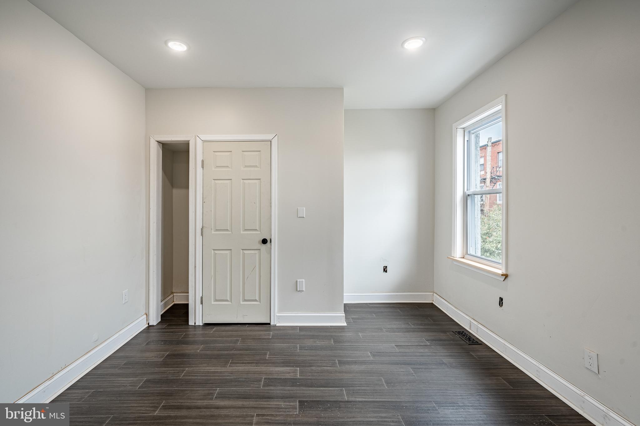 EAST FALLS - Residential Lease