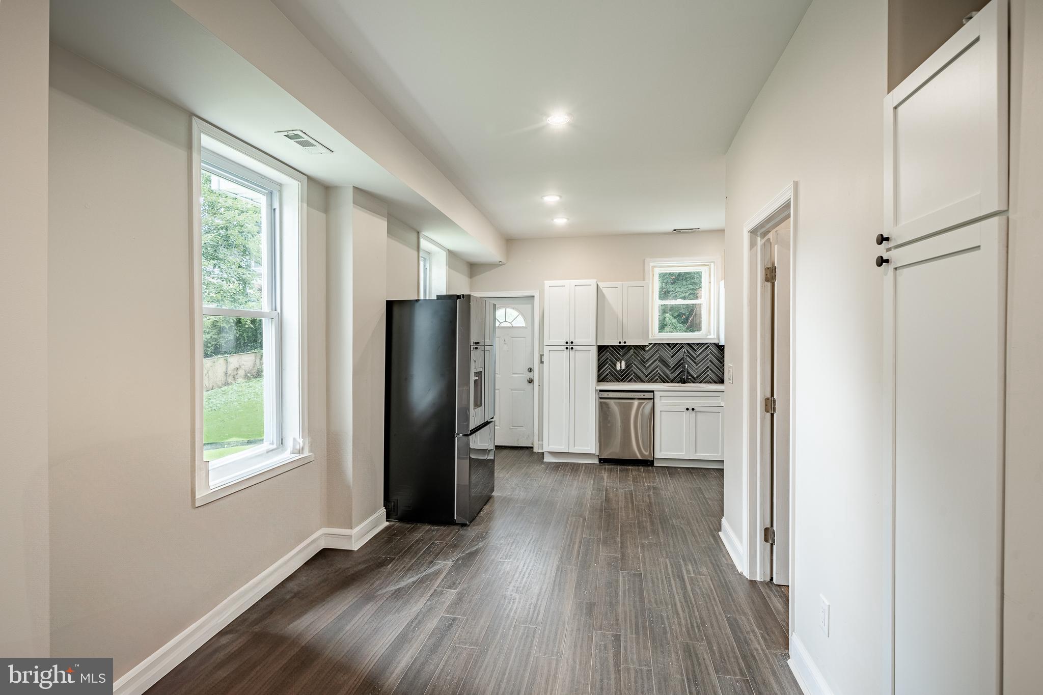 EAST FALLS - Residential Lease