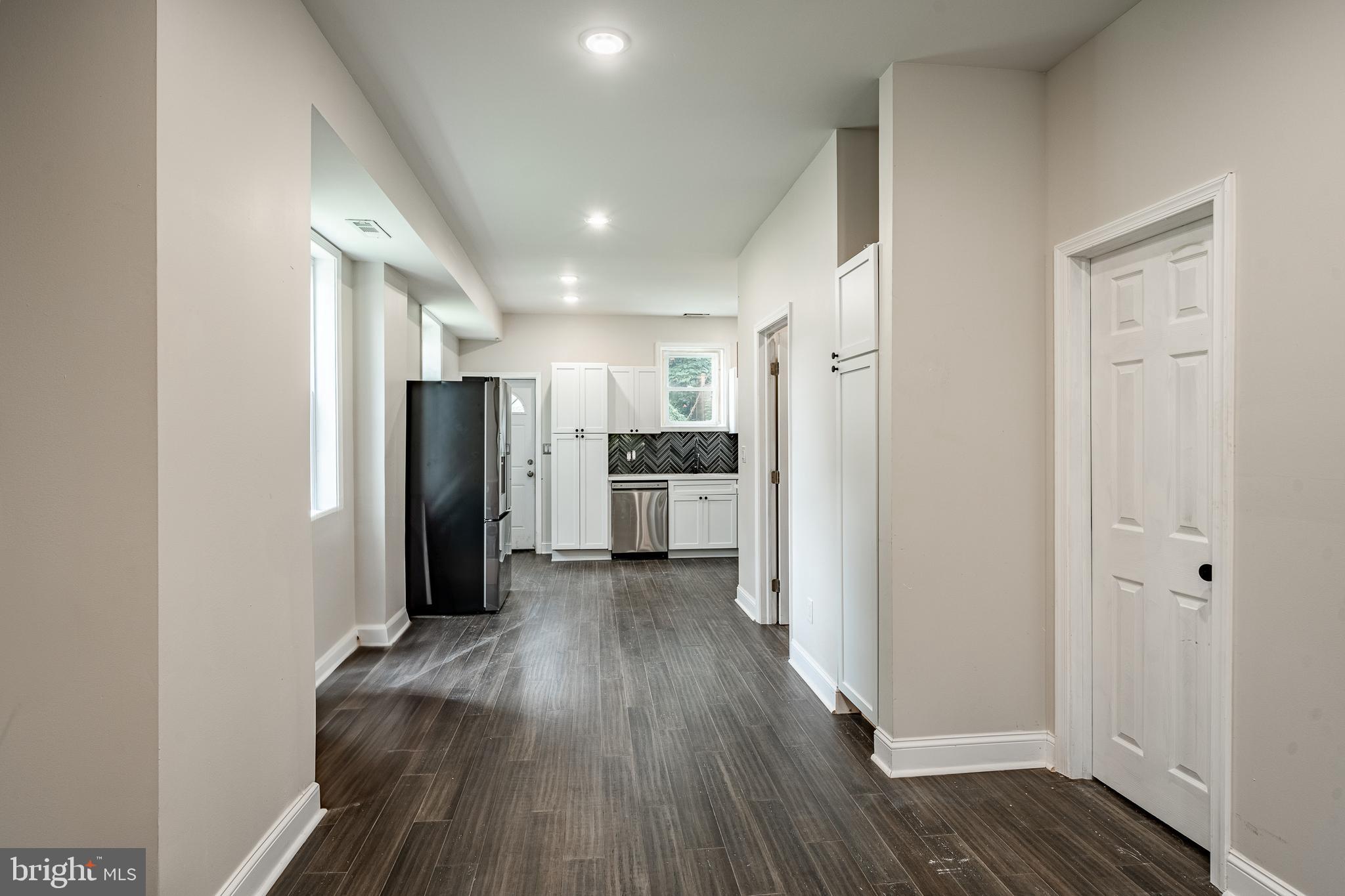 EAST FALLS - Residential Lease