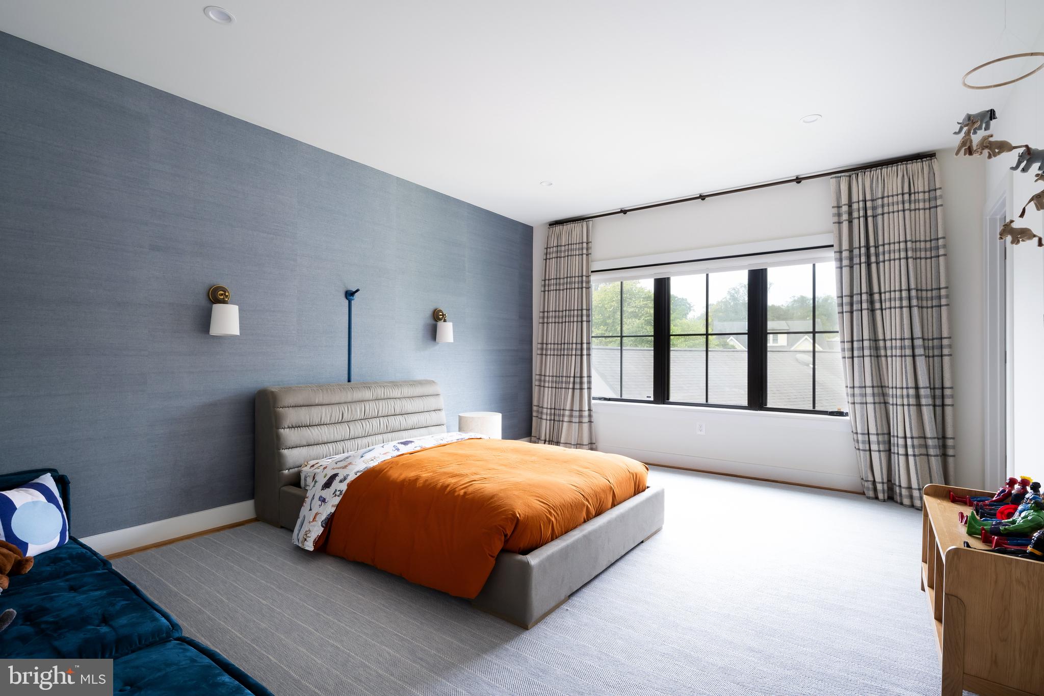 COUNTRY CLUB HILLS - Residential