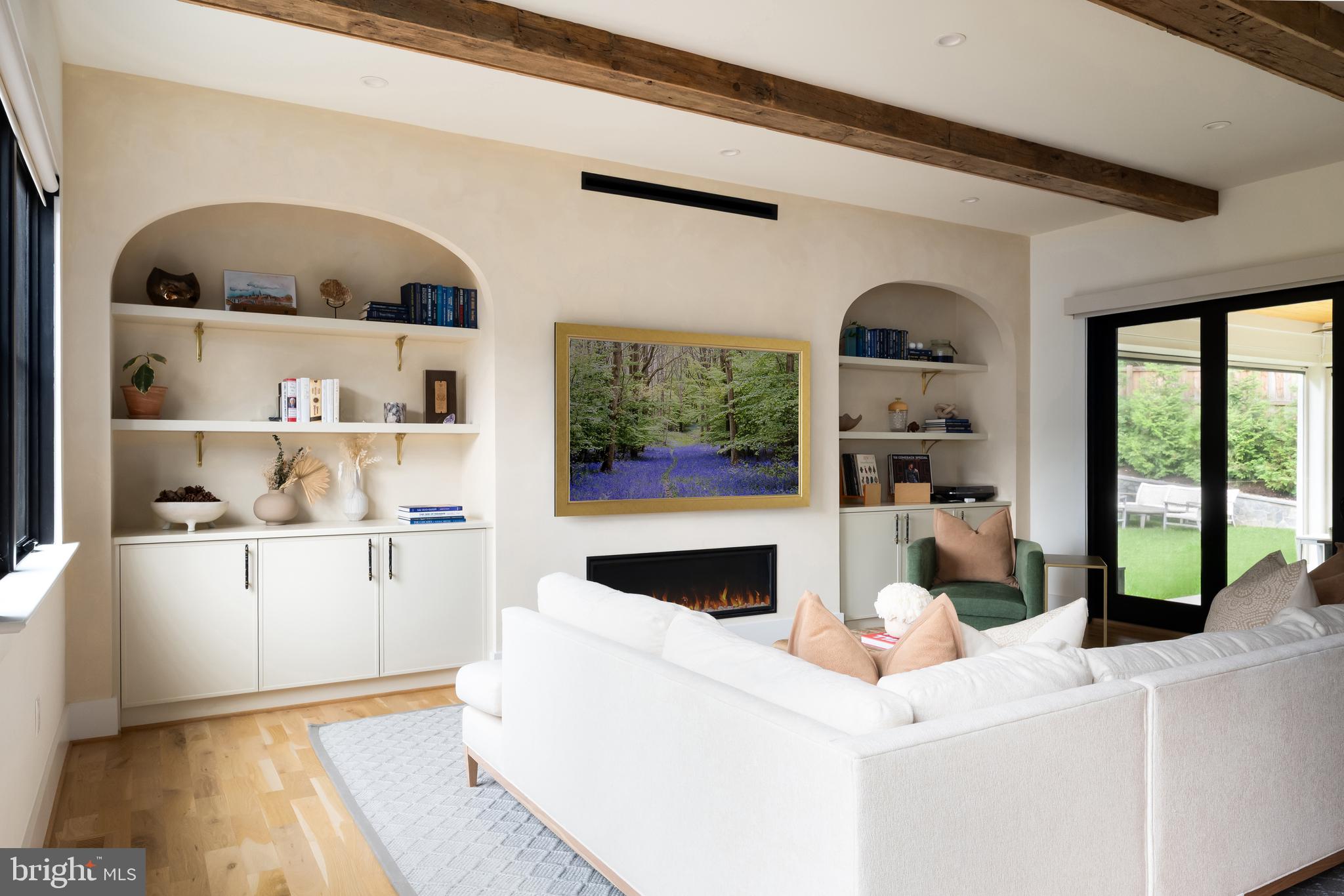 COUNTRY CLUB HILLS - Residential