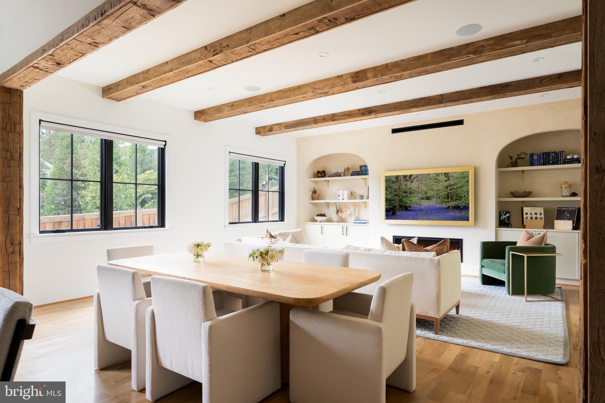 COUNTRY CLUB HILLS - Residential