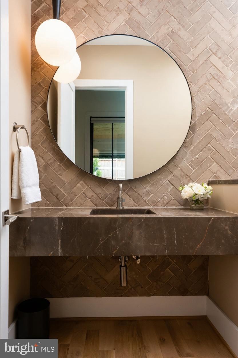 COUNTRY CLUB HILLS - Residential