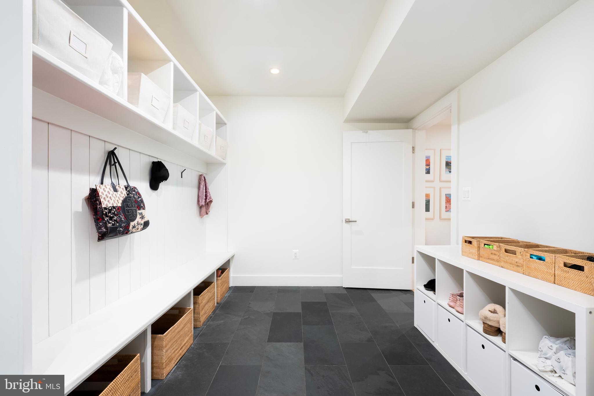 COUNTRY CLUB HILLS - Residential