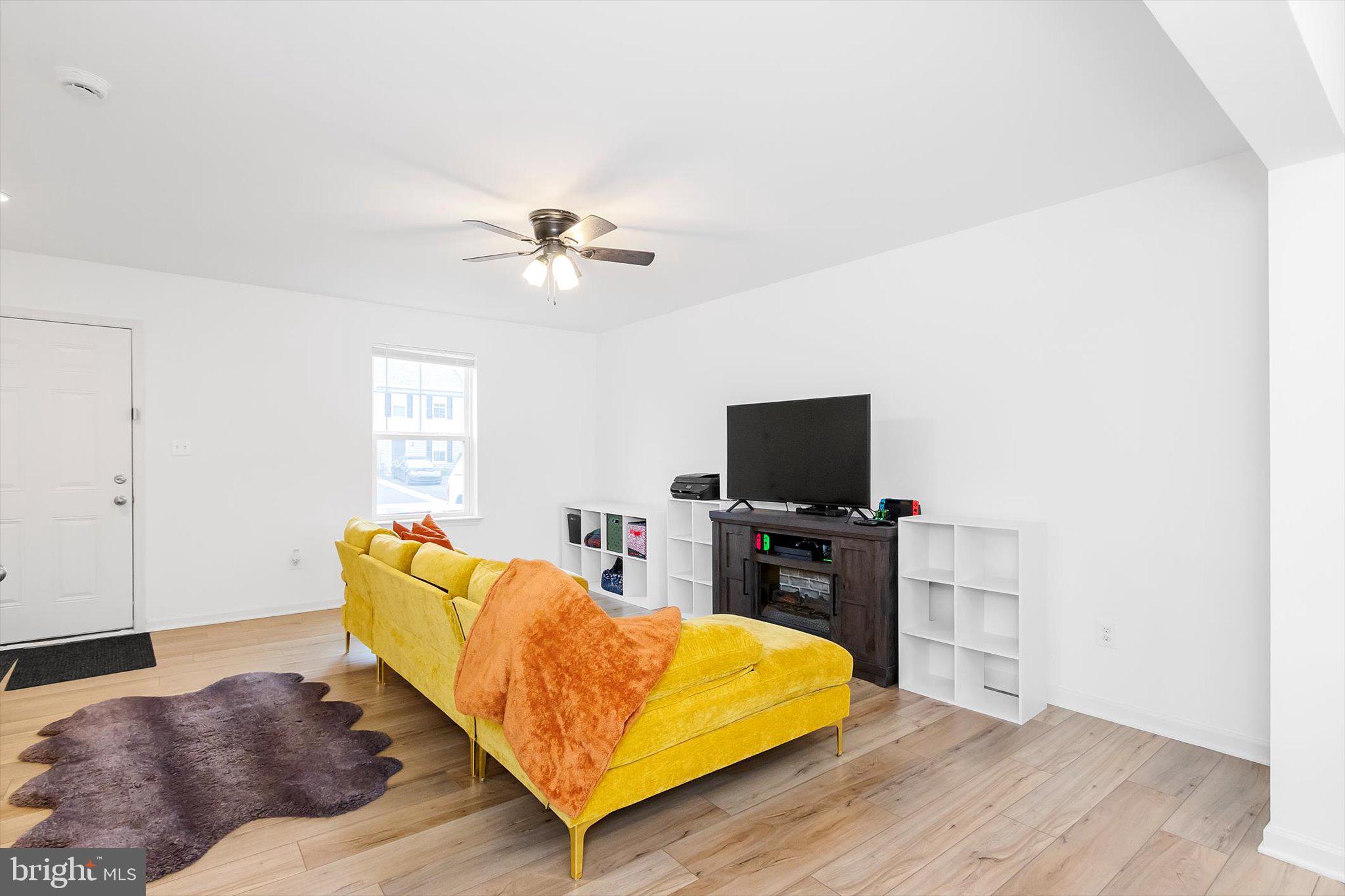 WHISPERING PINES - Residential