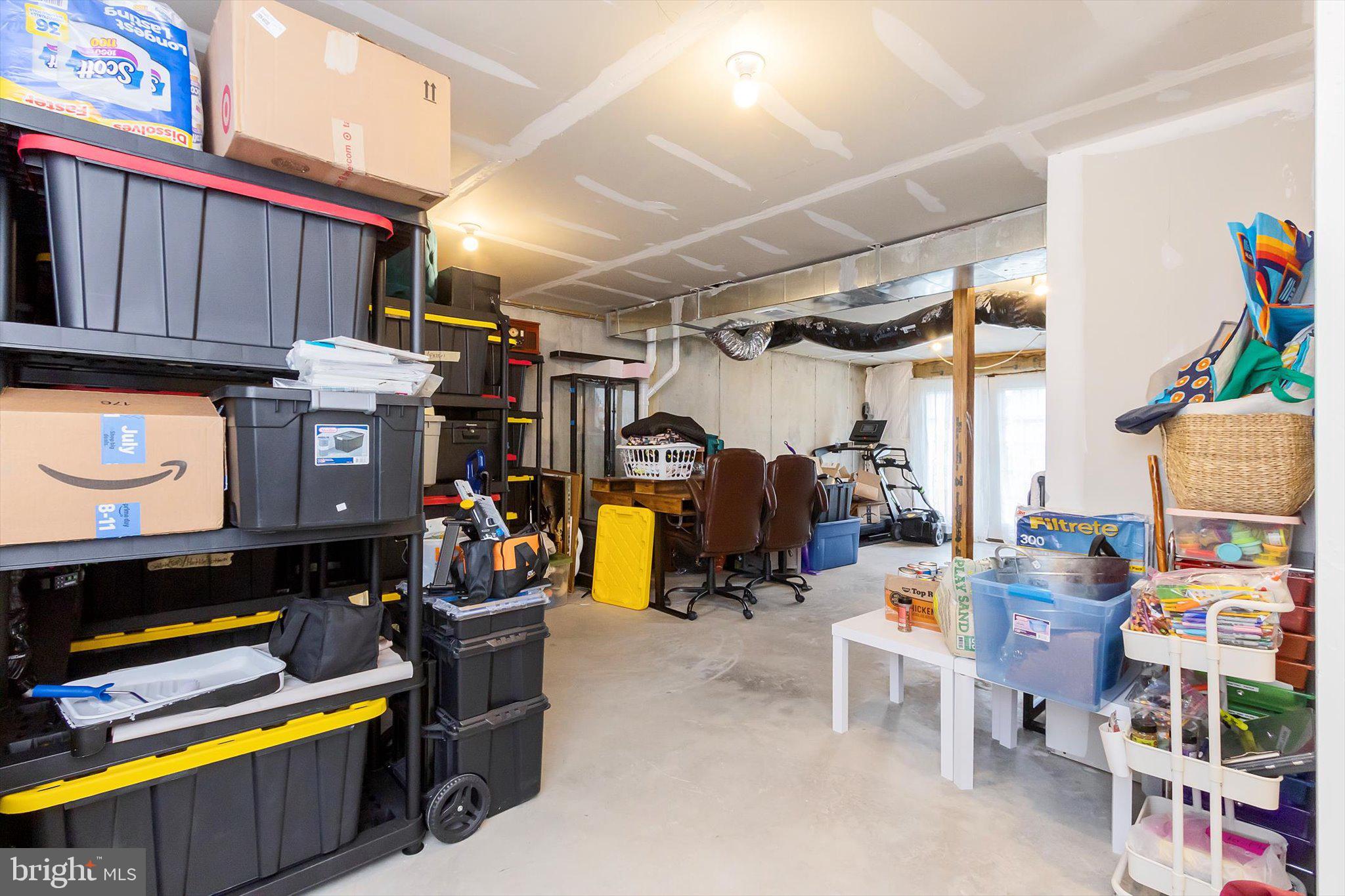 WHISPERING PINES - Residential