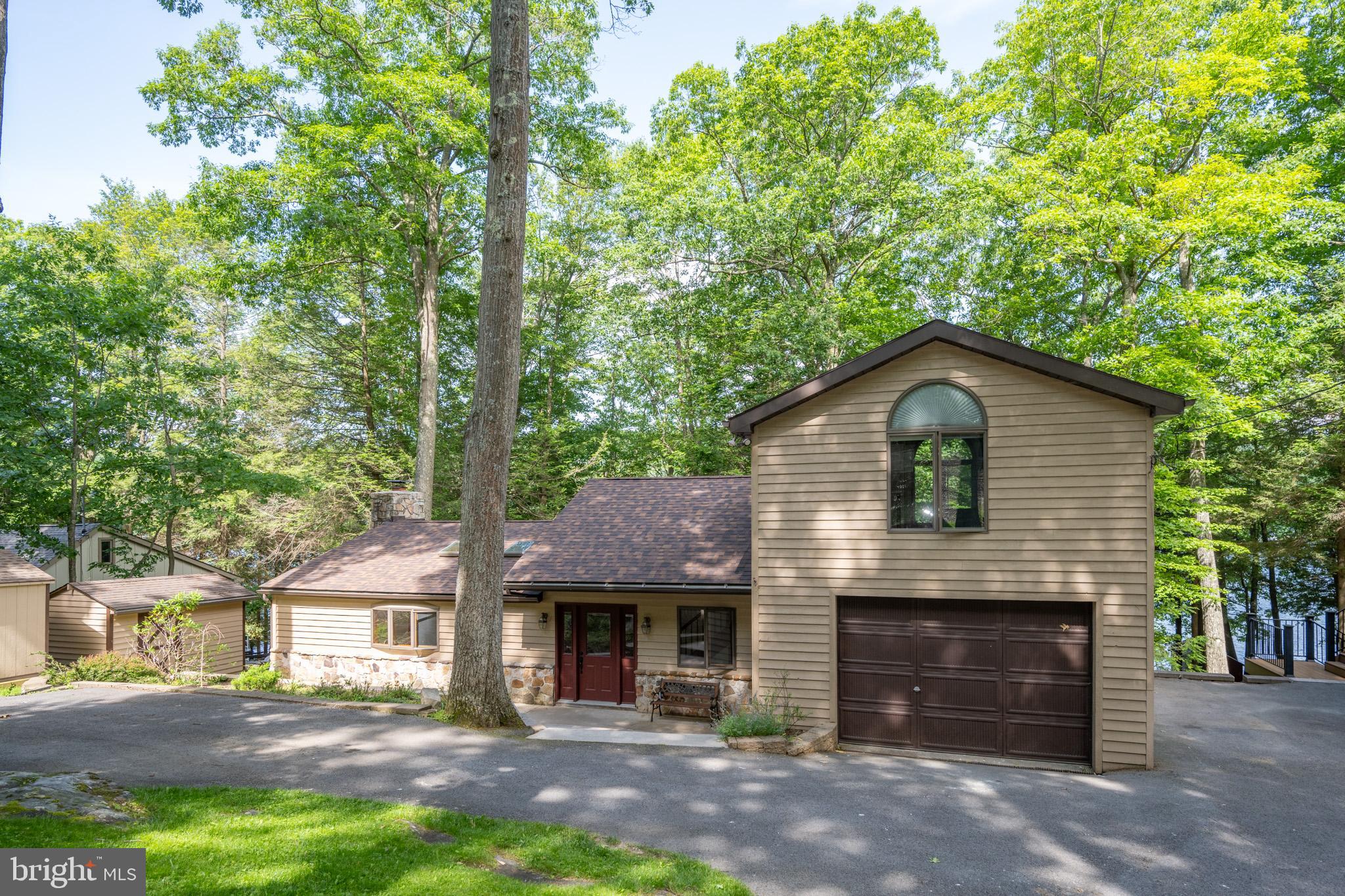 LAKE SHORE DRIVE - Residential