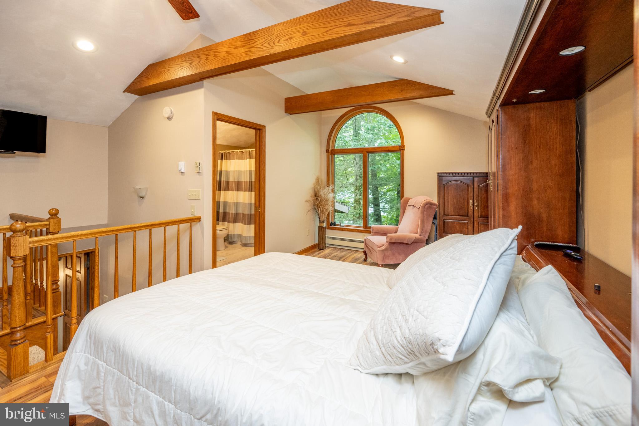 LAKE SHORE DRIVE - Residential