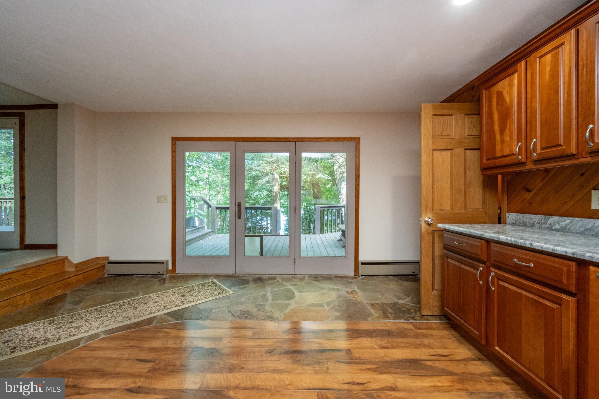 LAKE SHORE DRIVE - Residential