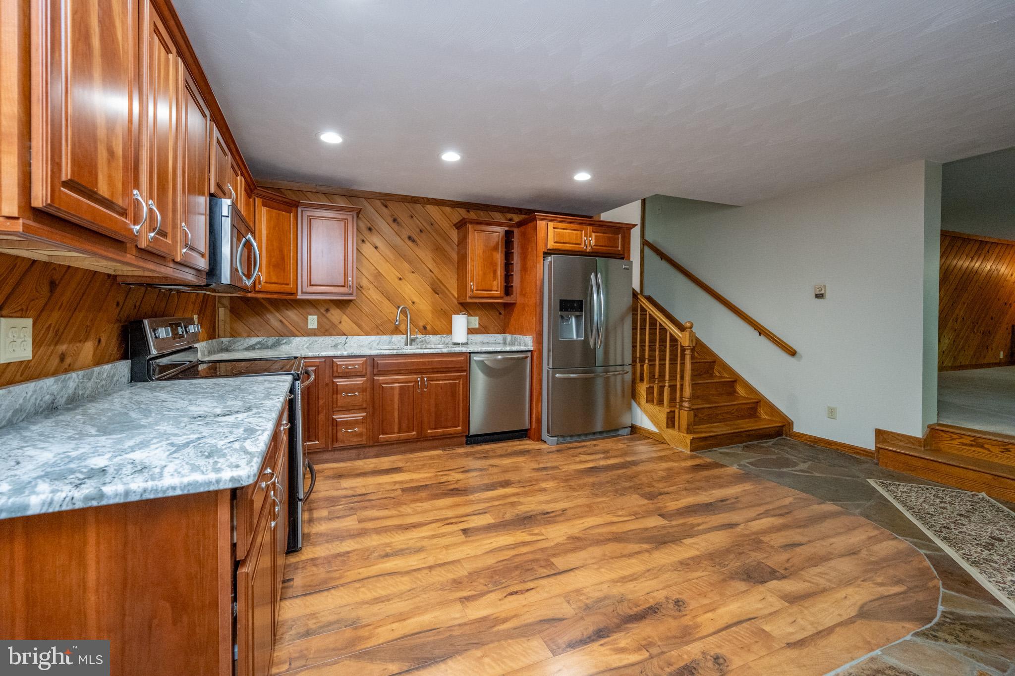 LAKE SHORE DRIVE - Residential