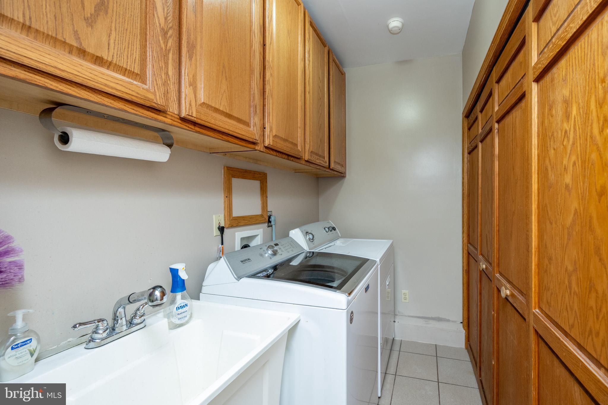 LAKE SHORE DRIVE - Residential