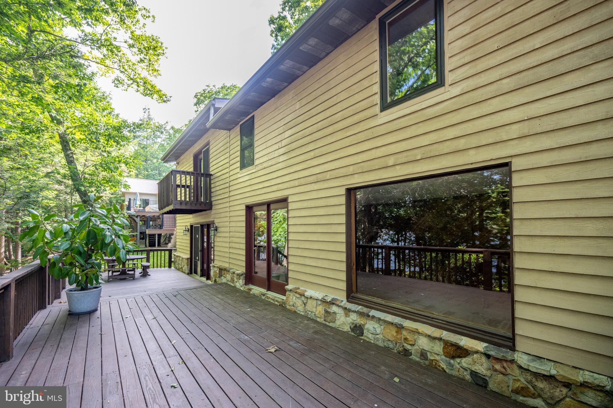 LAKE SHORE DRIVE - Residential