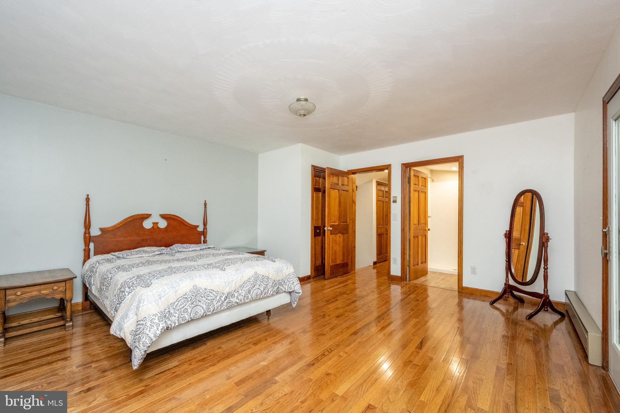 LAKE SHORE DRIVE - Residential