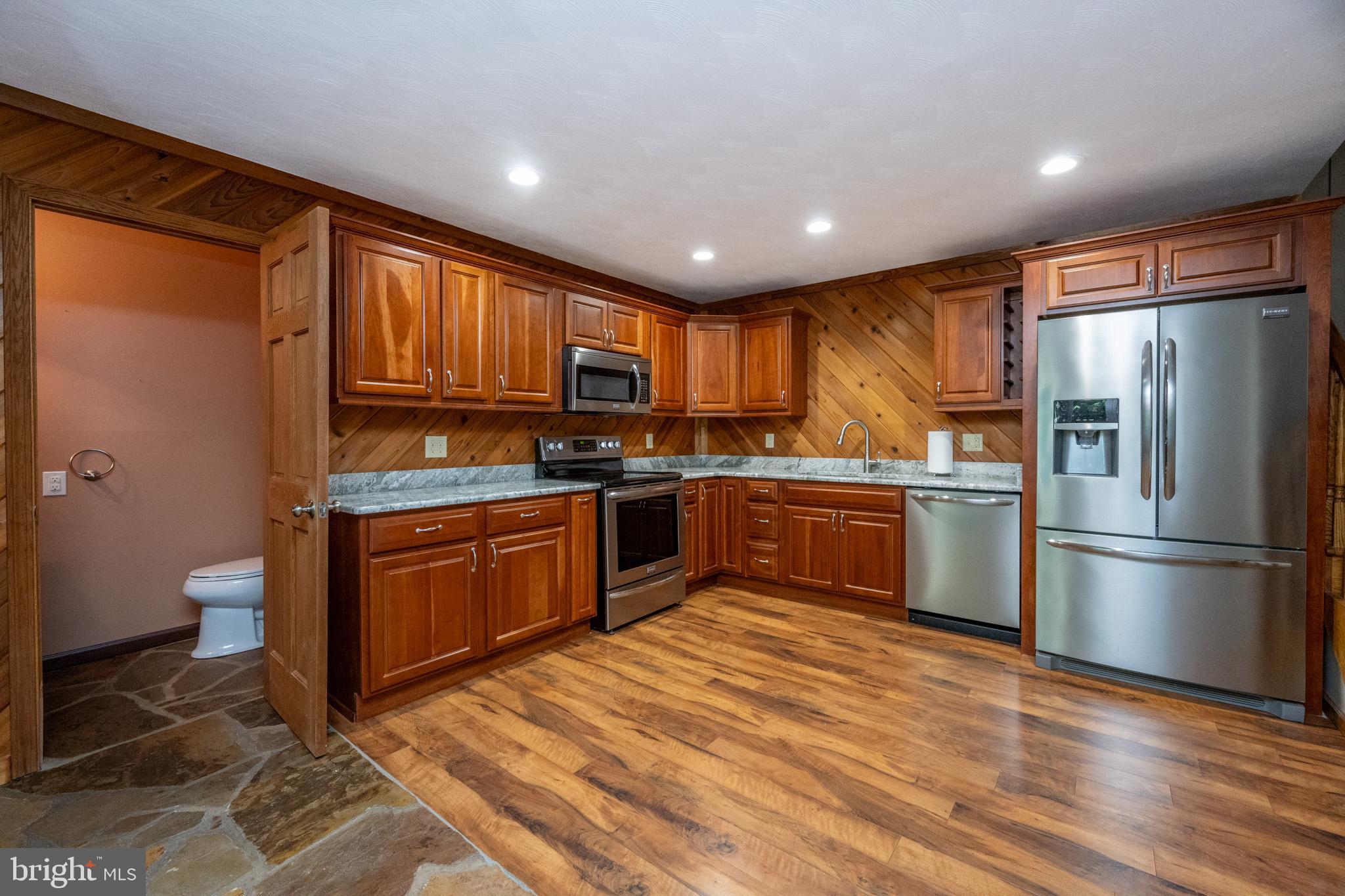 LAKE SHORE DRIVE - Residential