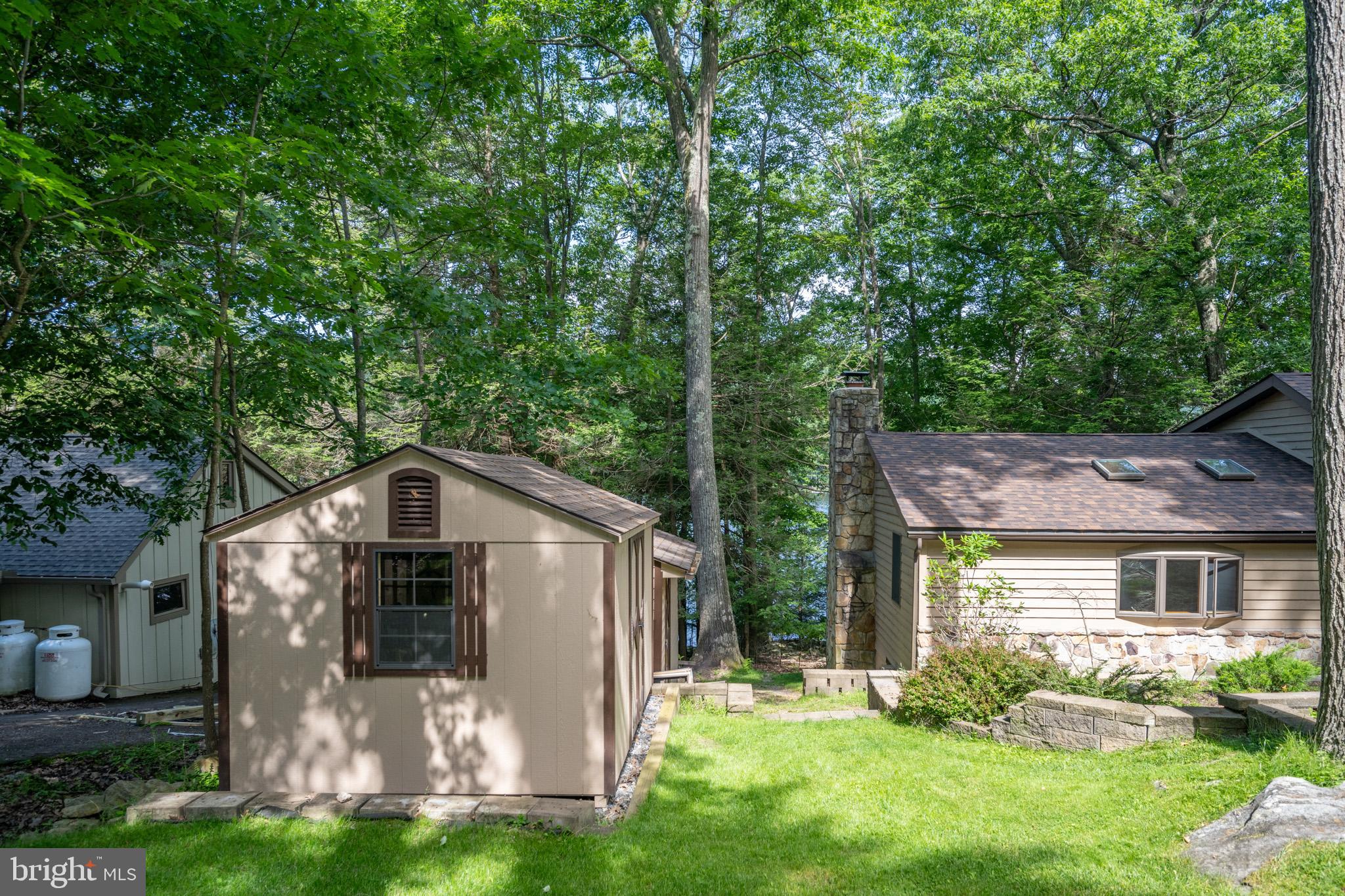 LAKE SHORE DRIVE - Residential