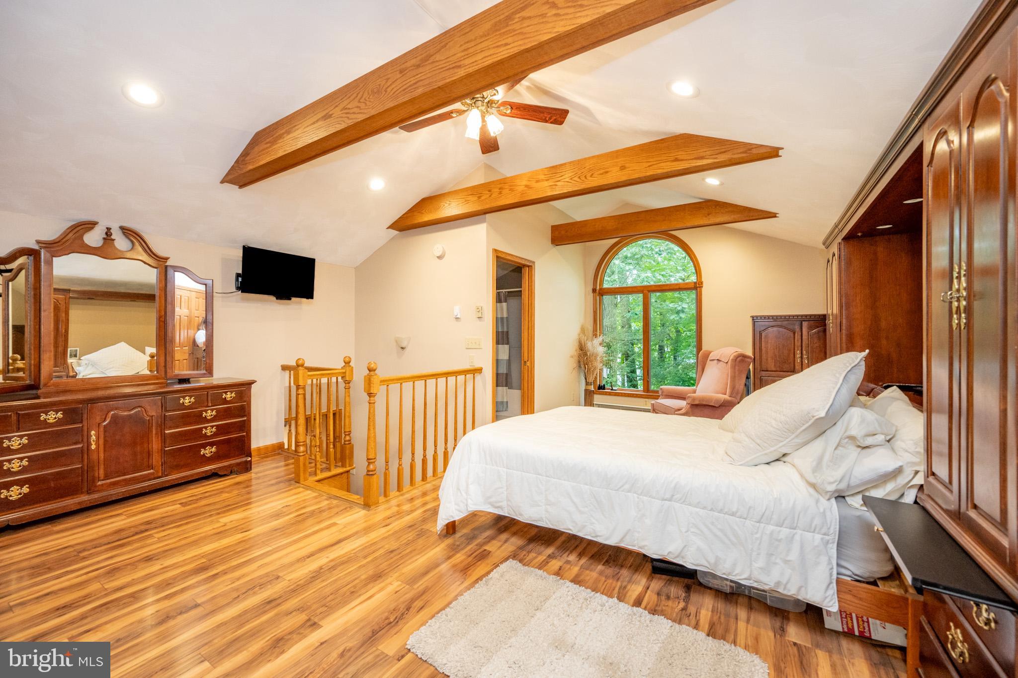 LAKE SHORE DRIVE - Residential