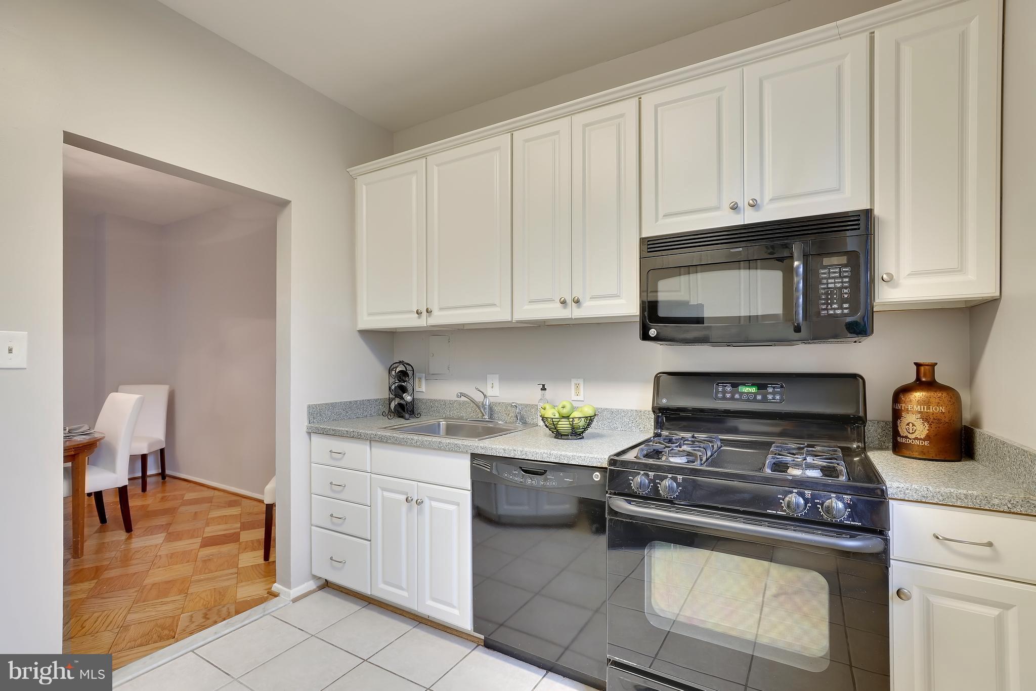 KENWOOD PLACE - Residential