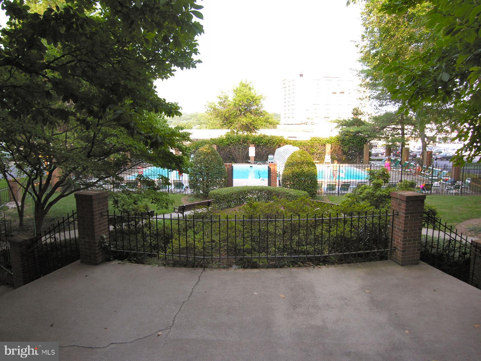 KENWOOD PLACE - Residential