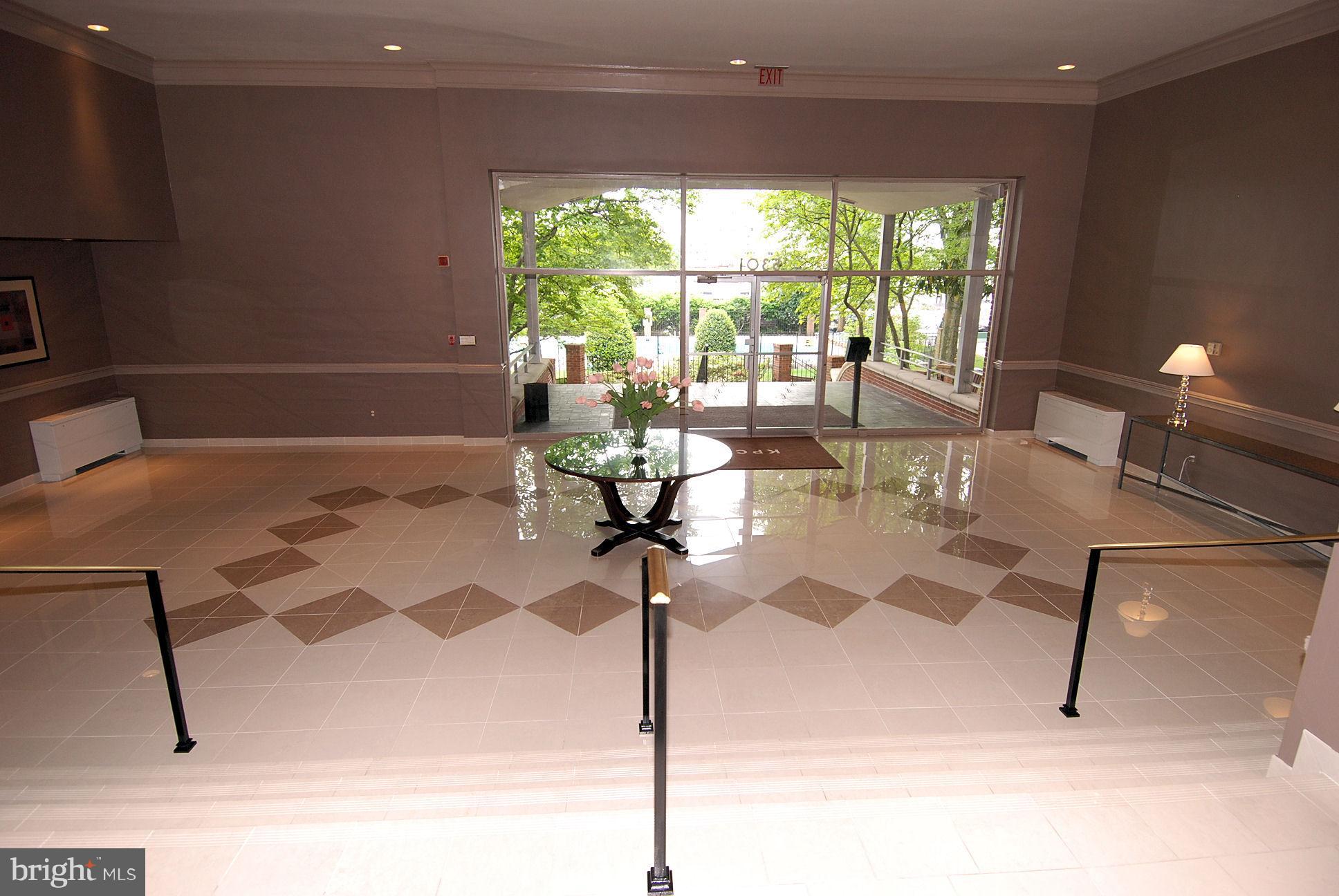 KENWOOD PLACE - Residential