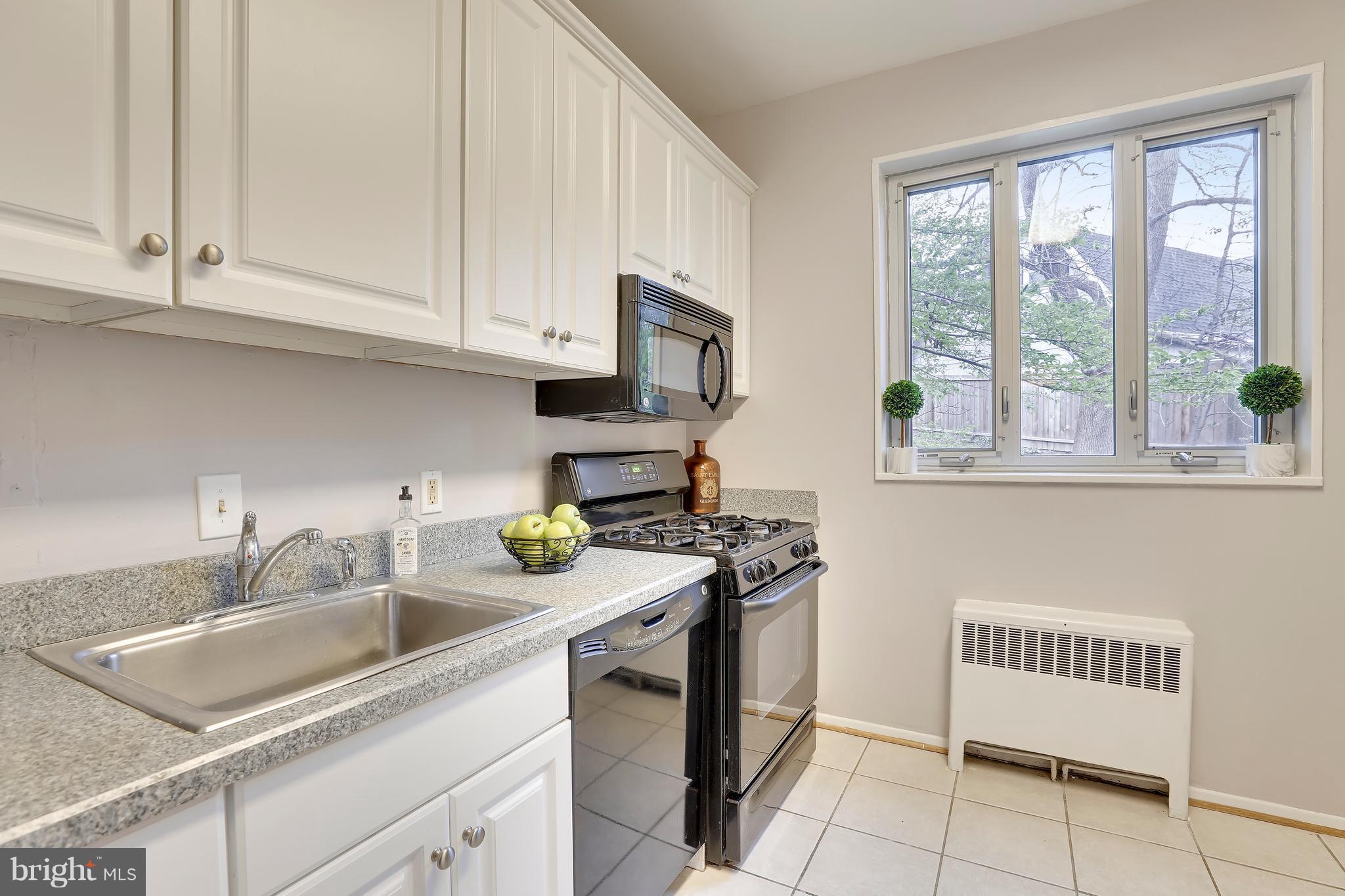 KENWOOD PLACE - Residential