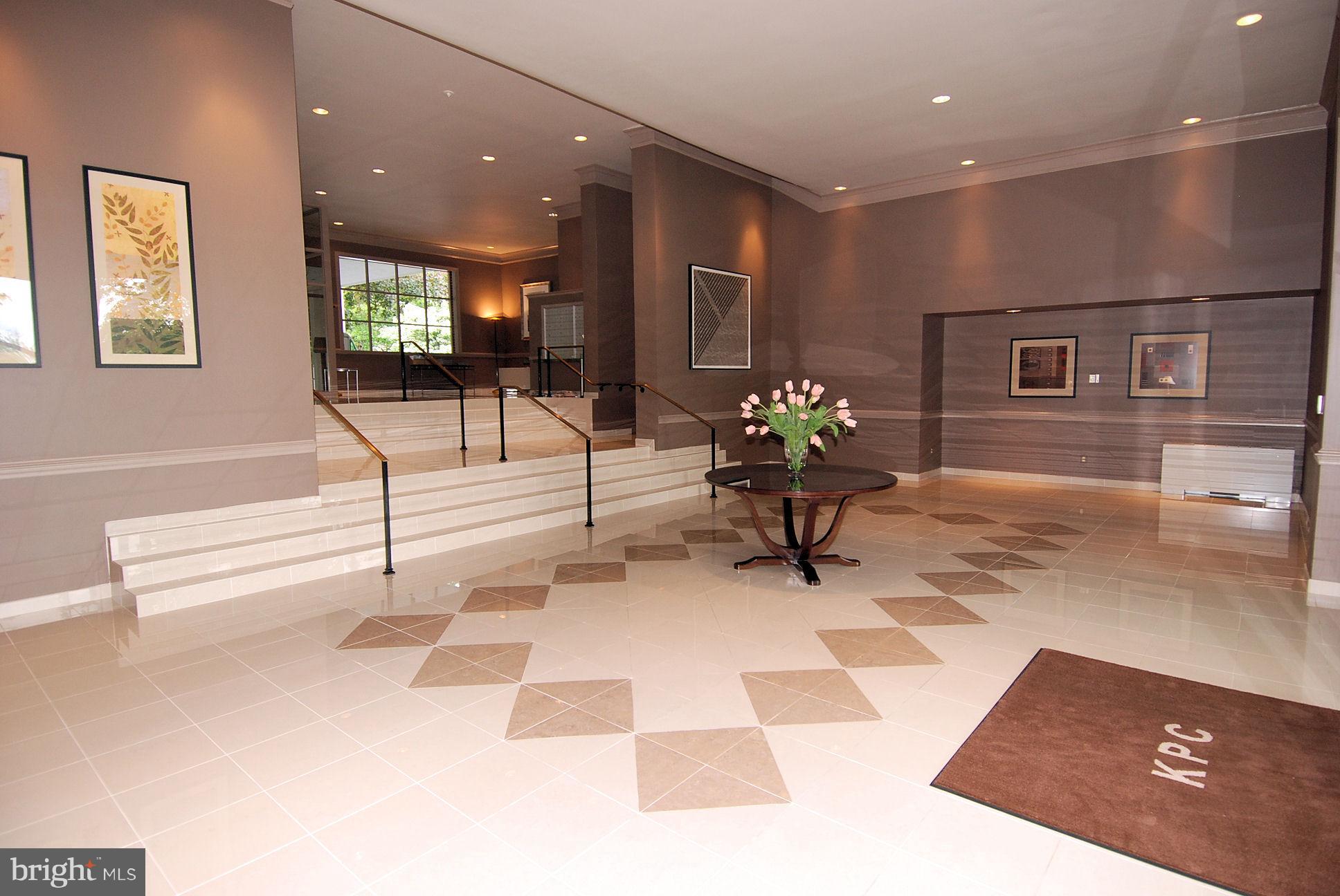 KENWOOD PLACE - Residential