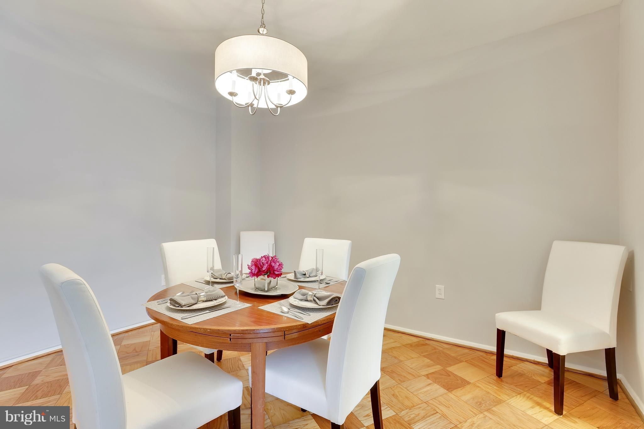 KENWOOD PLACE - Residential