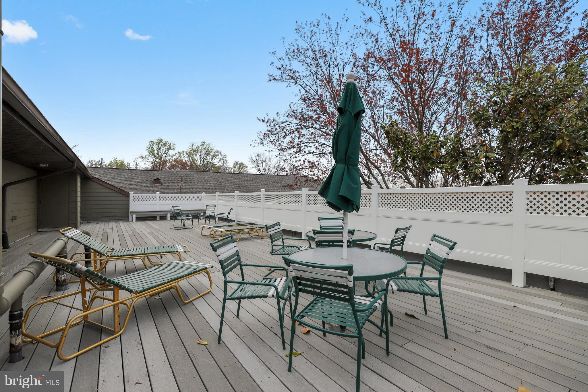 KENWOOD PLACE - Residential