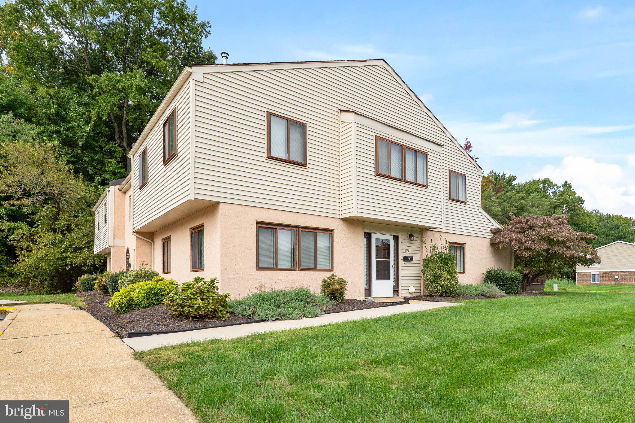 1802 CHELMSFORD CIRCLE 1802