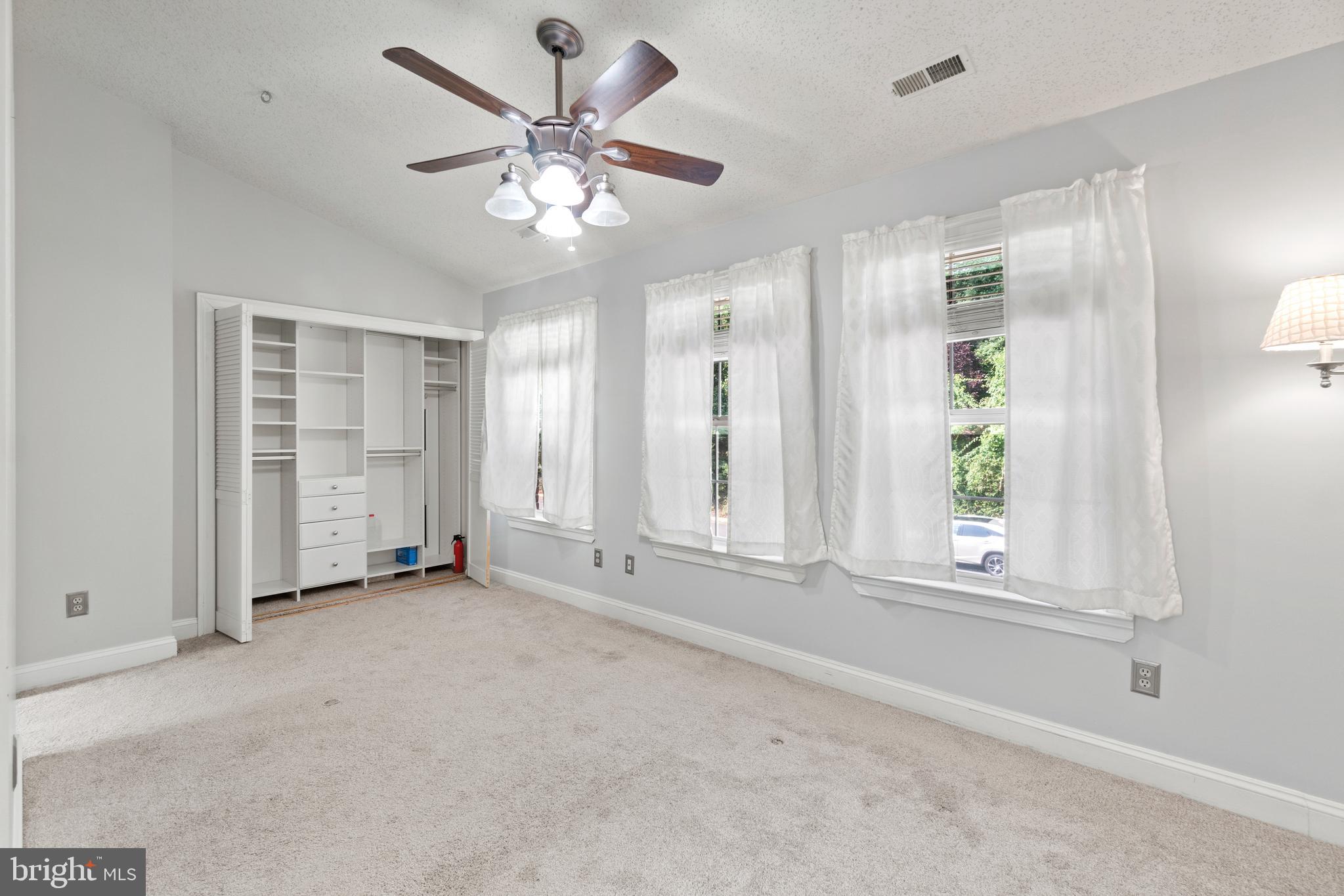 STONE RIVER - Residential