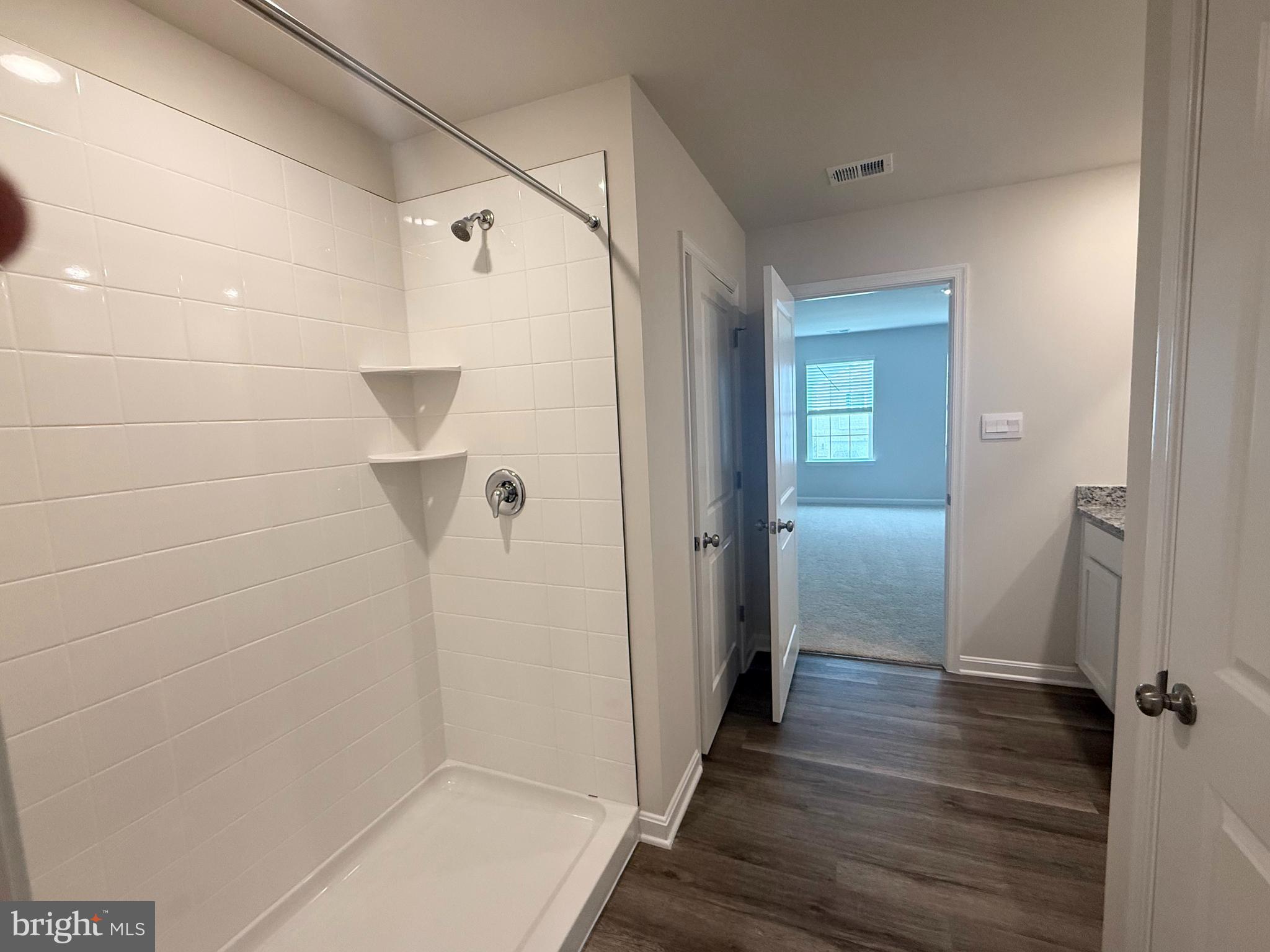 RED HILL - Residential