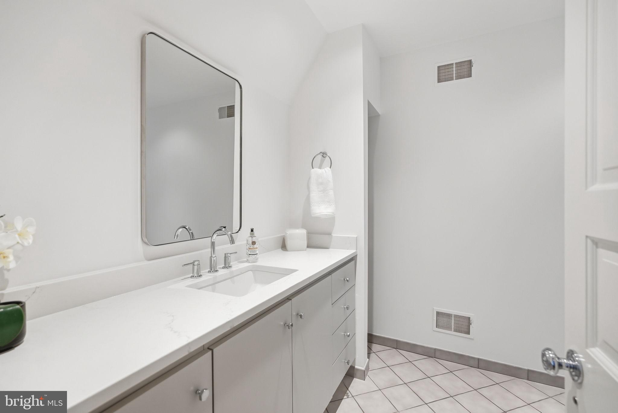 KENTSDALE ESTATES - Residential
