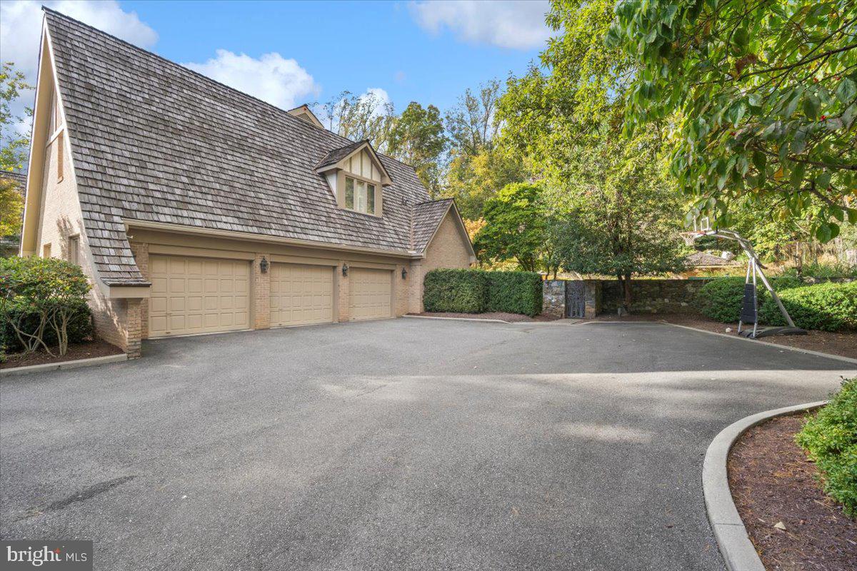 KENTSDALE ESTATES - Residential