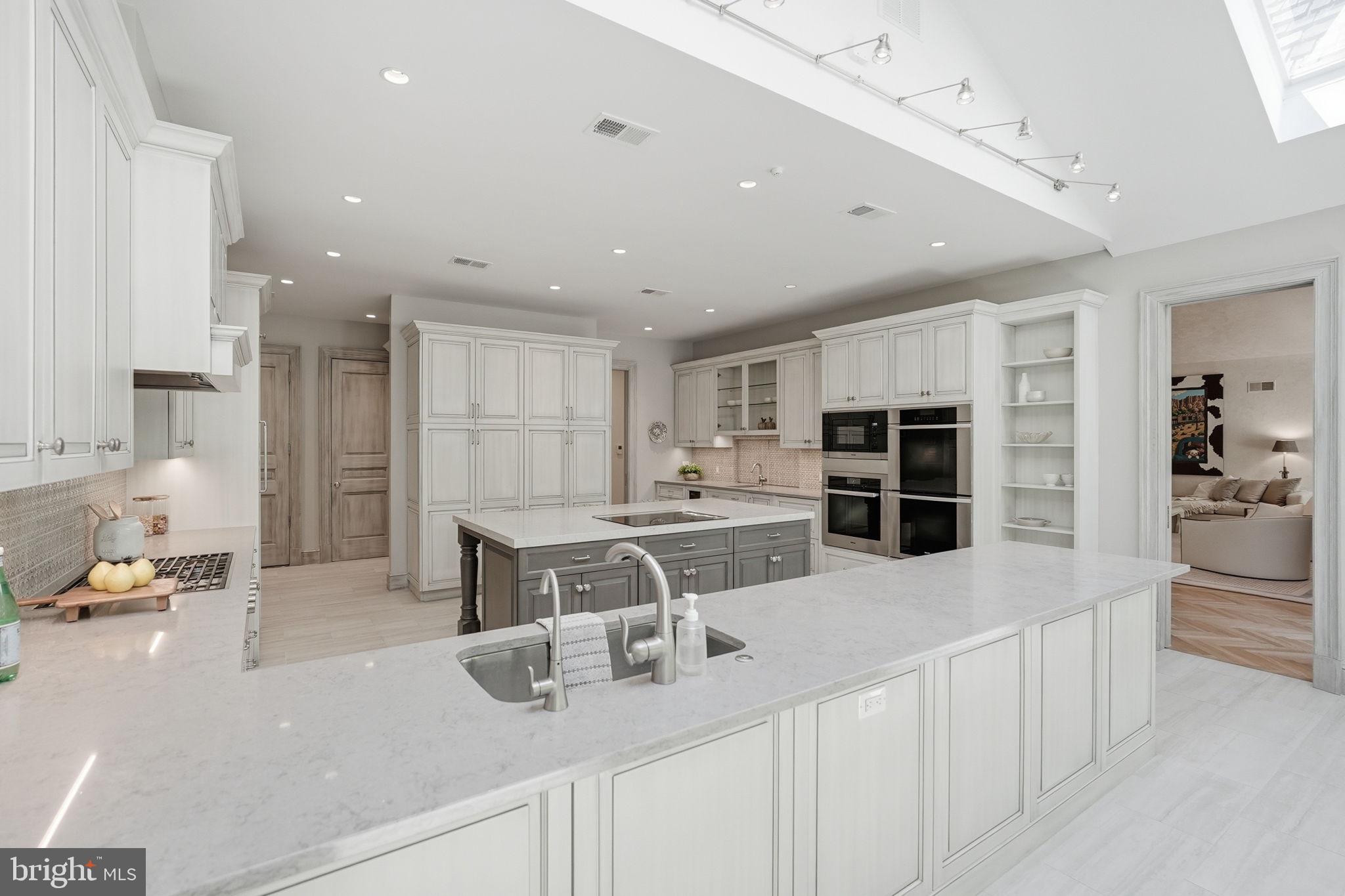 KENTSDALE ESTATES - Residential