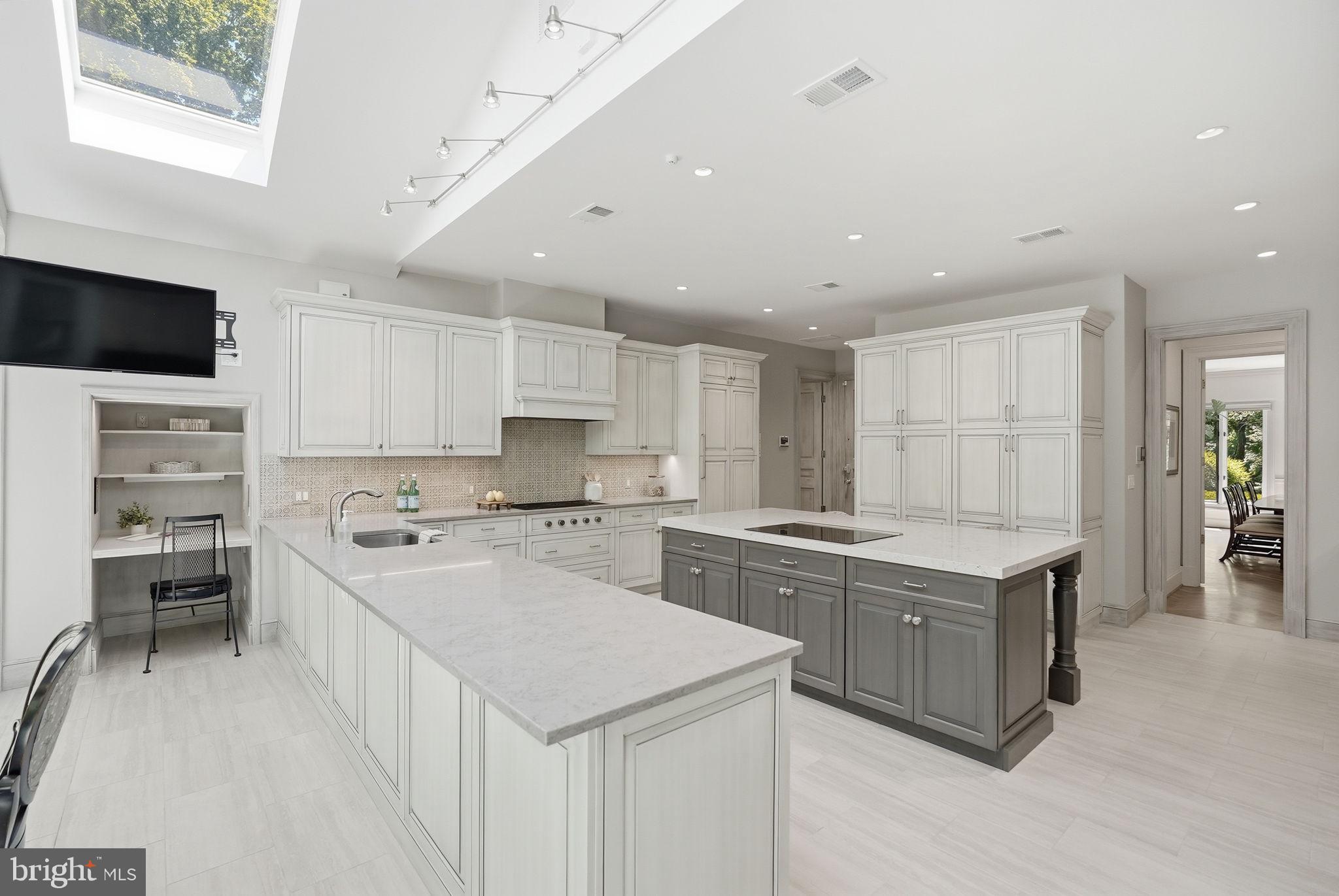KENTSDALE ESTATES - Residential