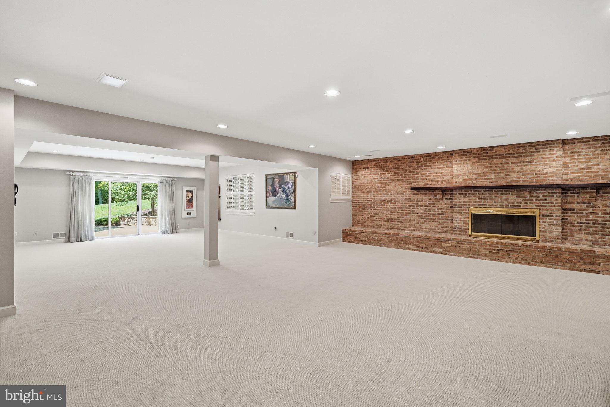 KENTSDALE ESTATES - Residential