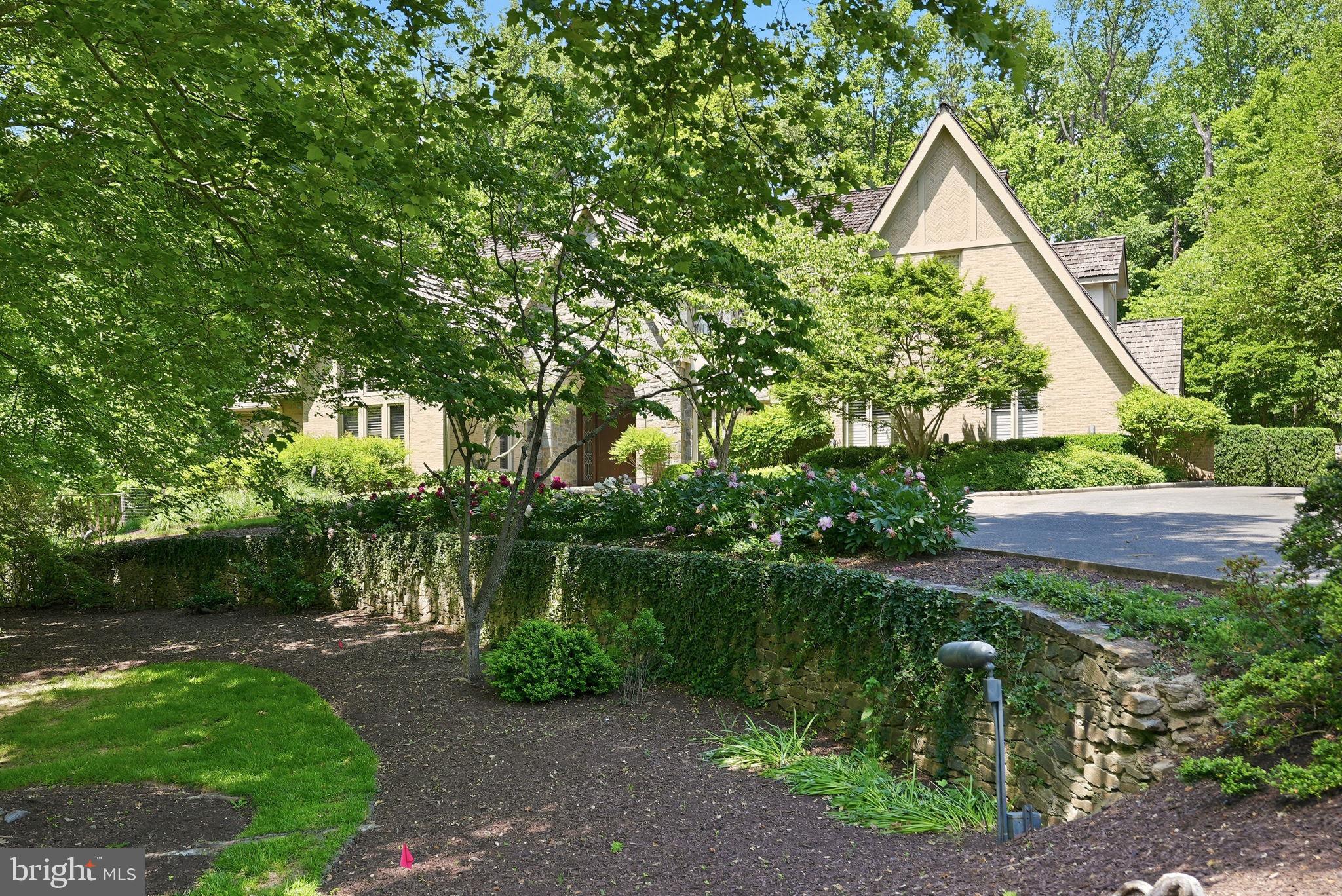 KENTSDALE ESTATES - Residential