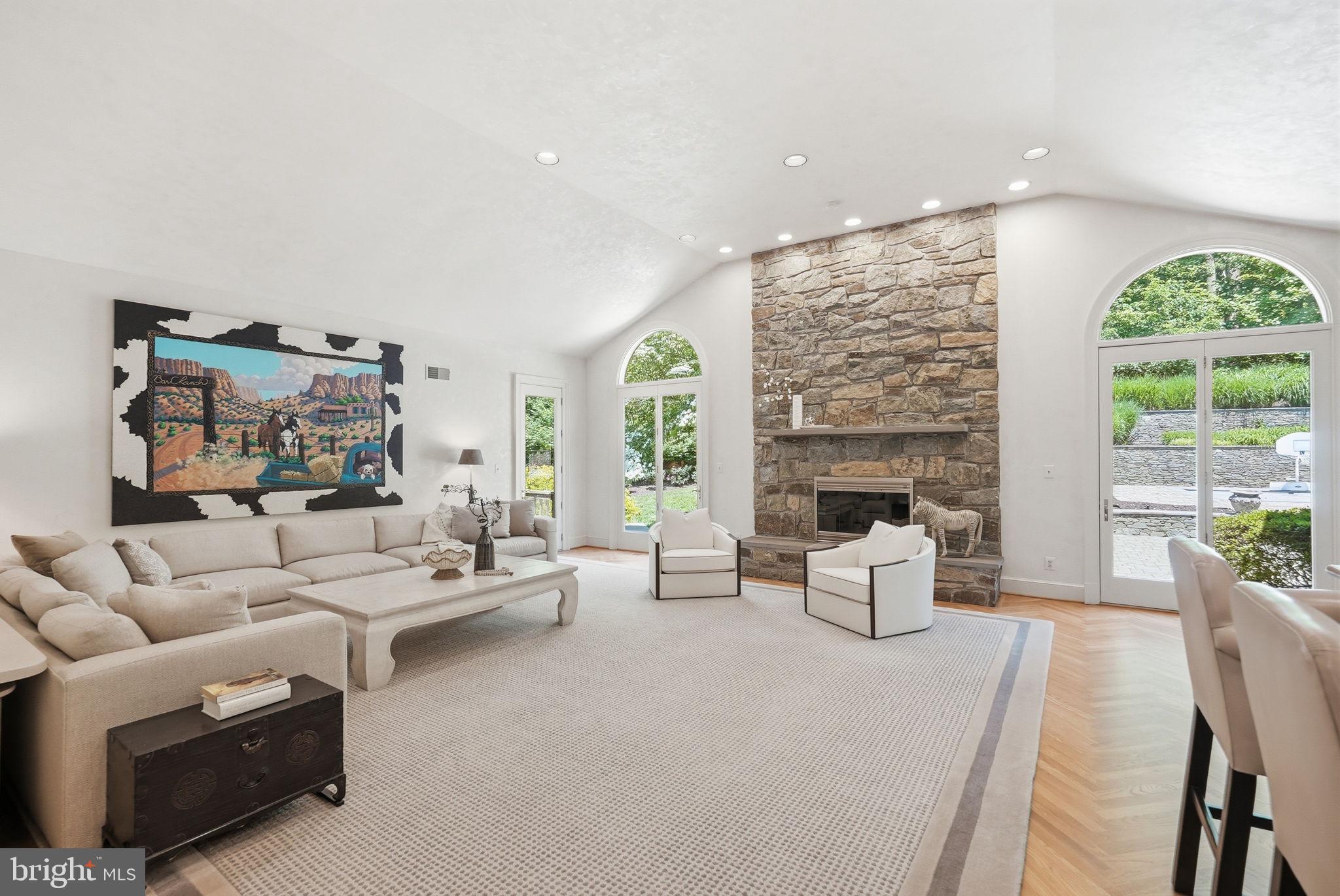 KENTSDALE ESTATES - Residential
