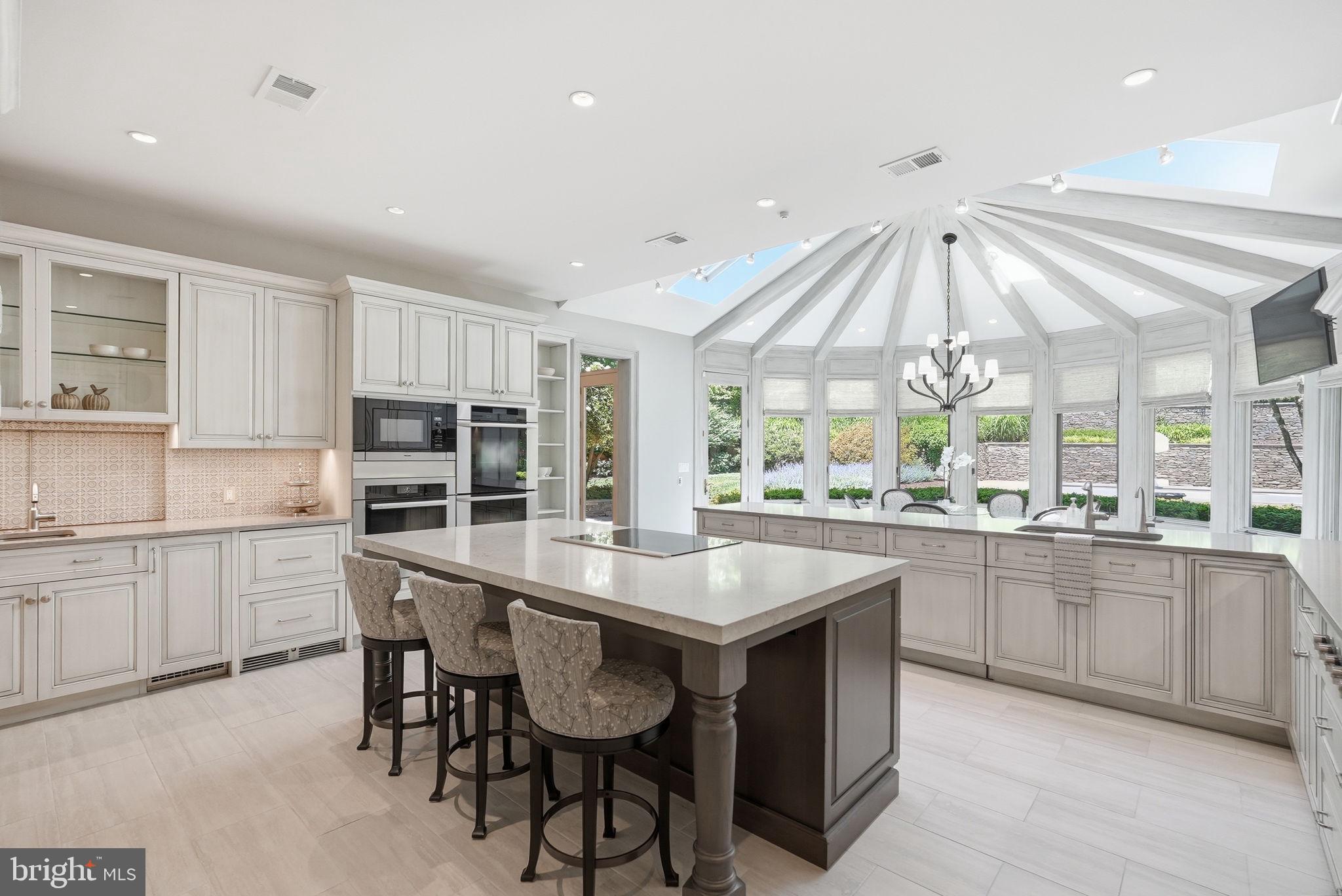 KENTSDALE ESTATES - Residential