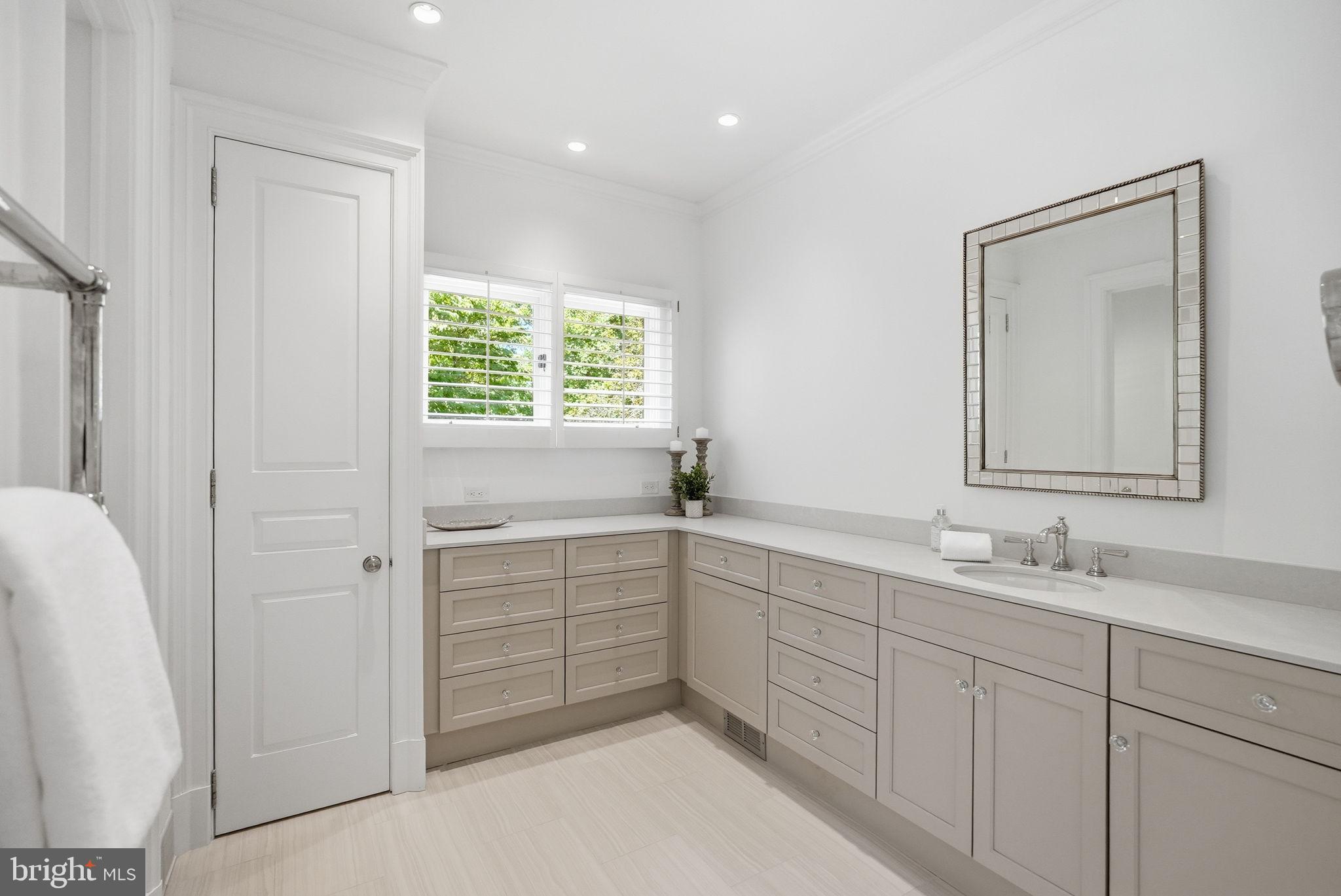 KENTSDALE ESTATES - Residential