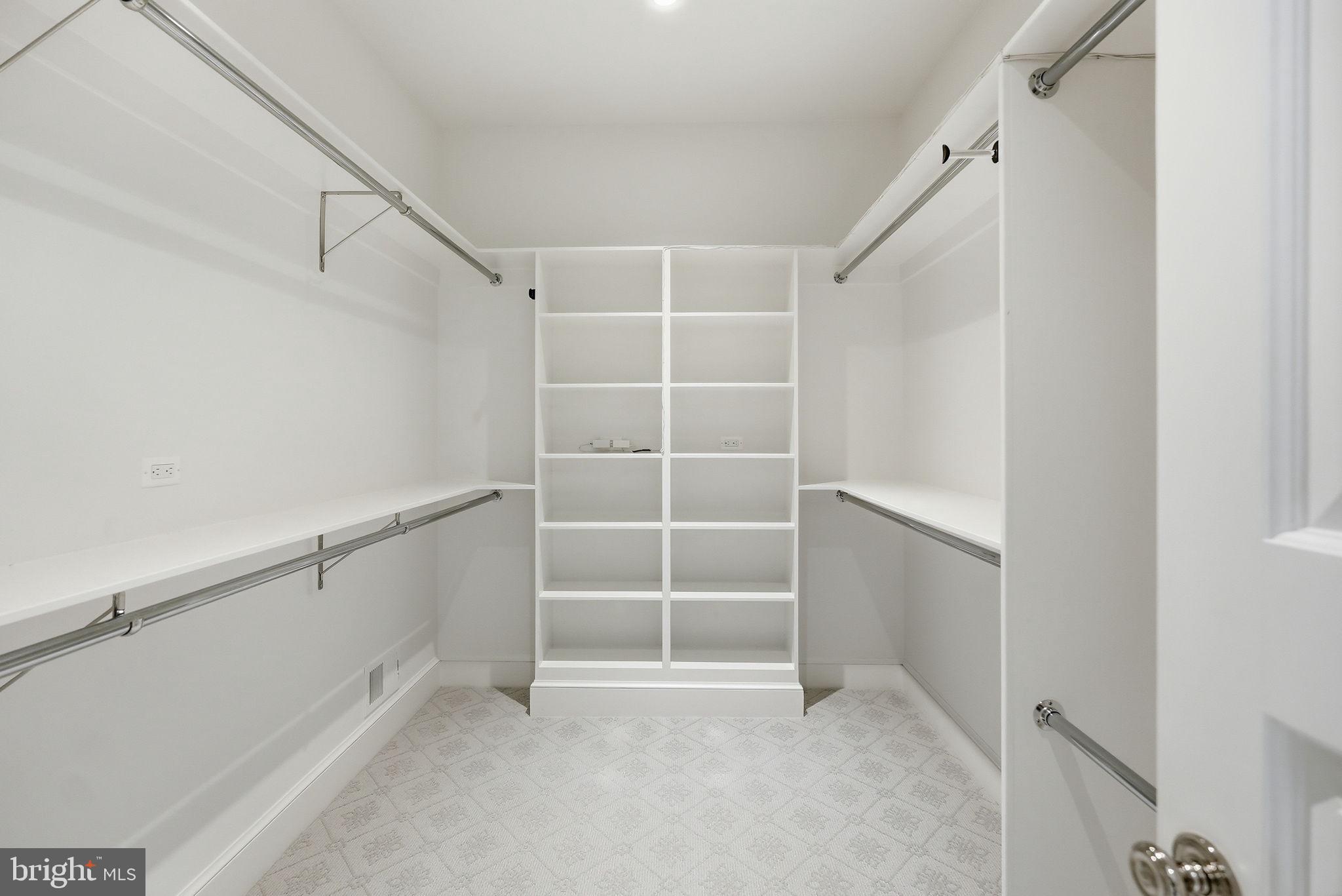 KENTSDALE ESTATES - Residential