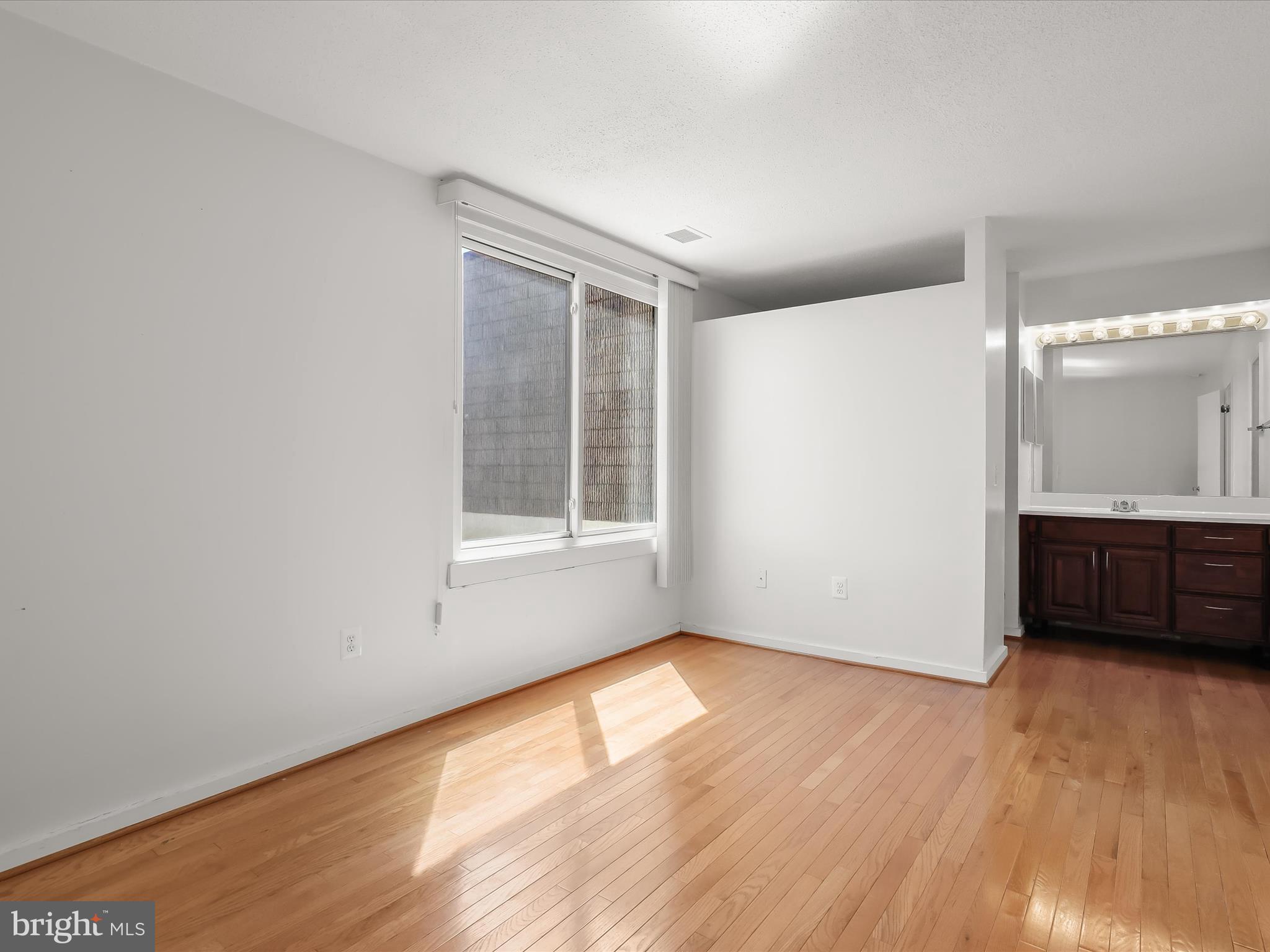 COLD SPRING NEWTOWN - Residential